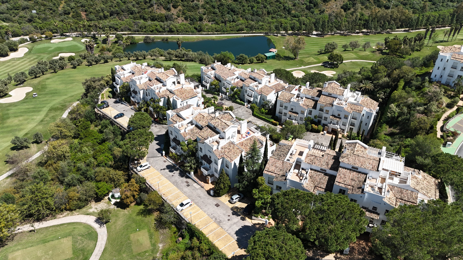 Bright and Modern 3 bedroom middle-floor apartment with sea and golf views in Altos de La Quinta · Photo 40