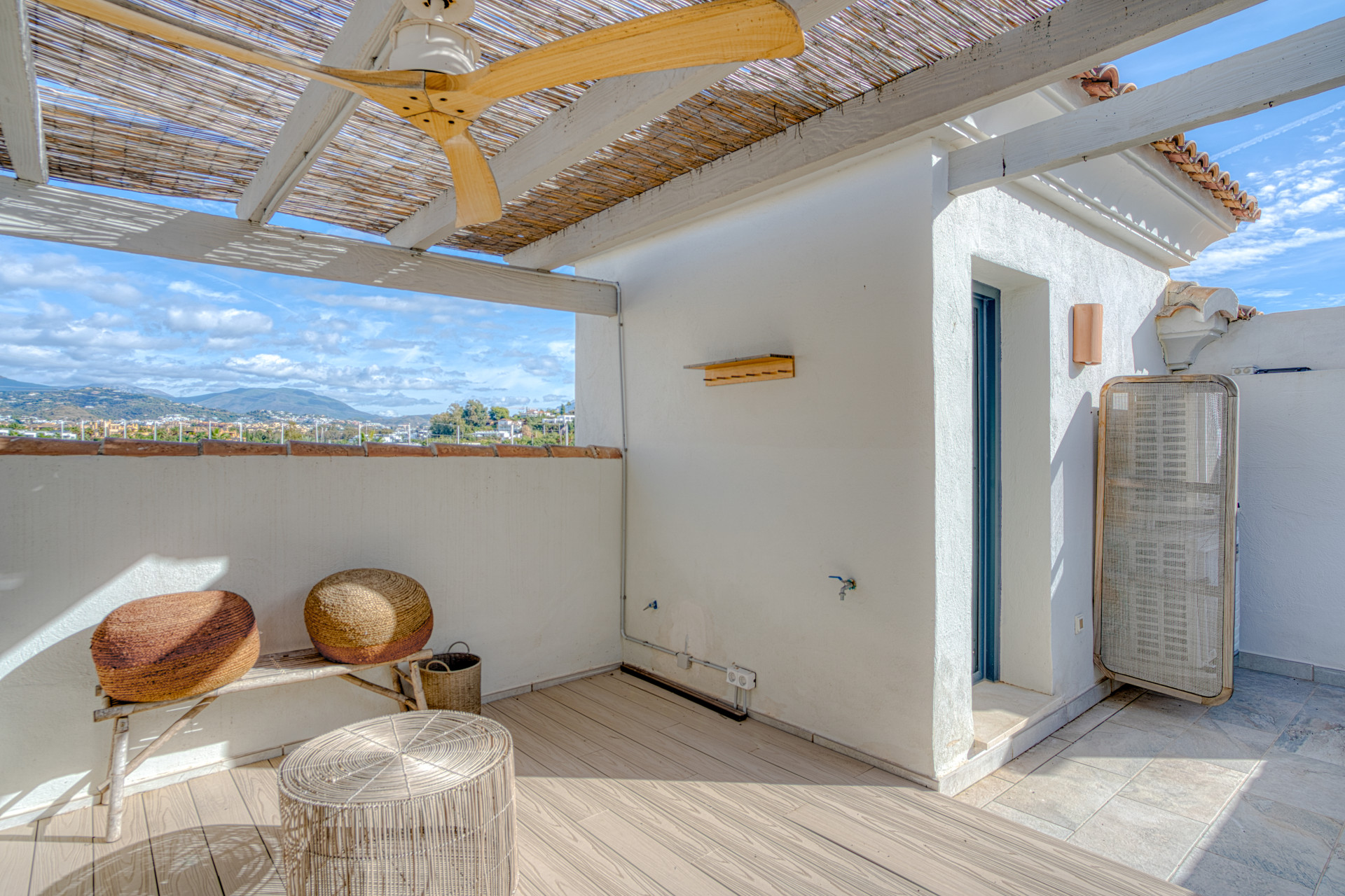 Elegant, three bedroom townhouse located in the gated community of Agra Residencial, Estepona · Photo 21
