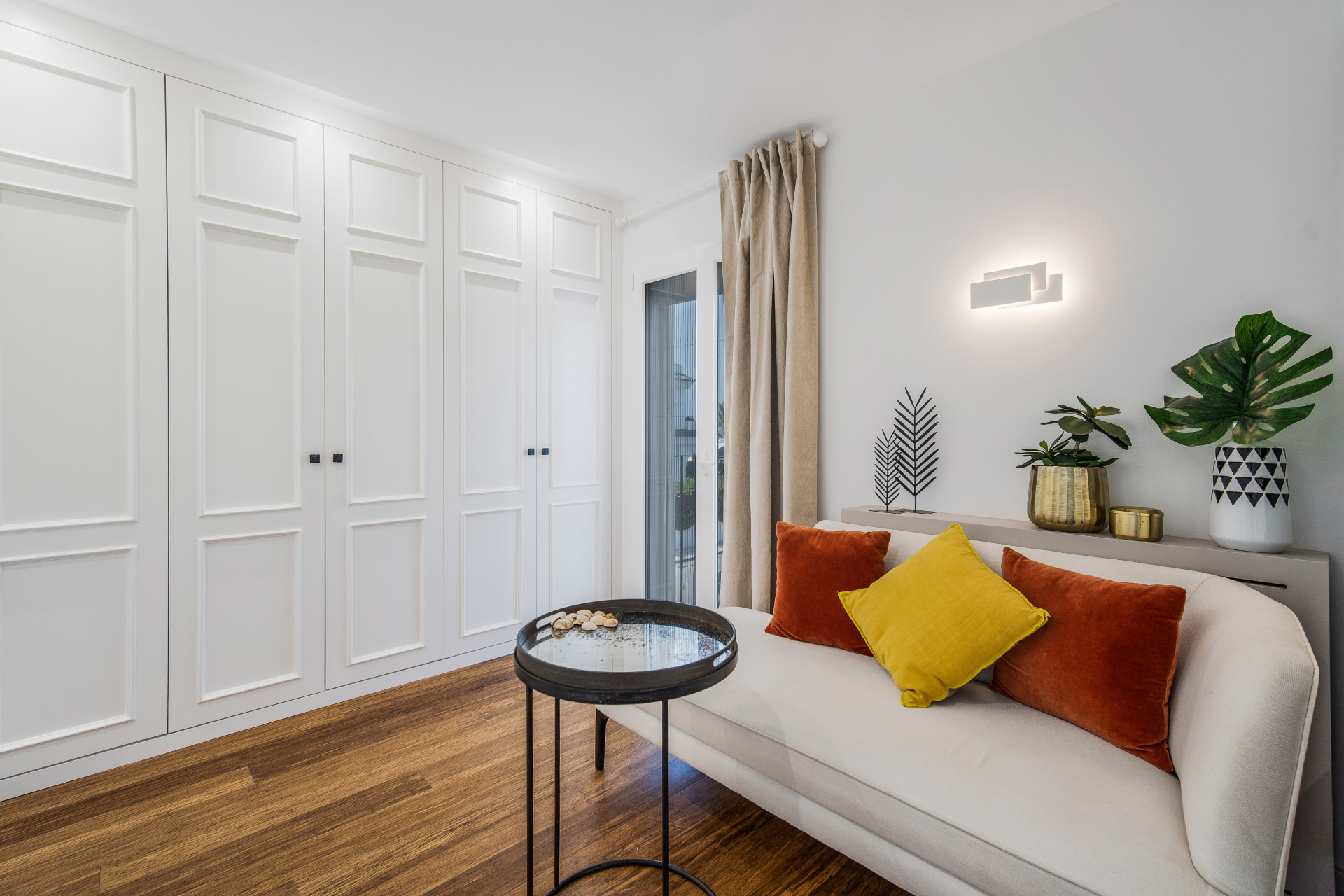Beautiful frontline beach, four-bedroom end townhouse in the prestigious community of Marbellamar, on Marbella Golden Mile · Photo 16