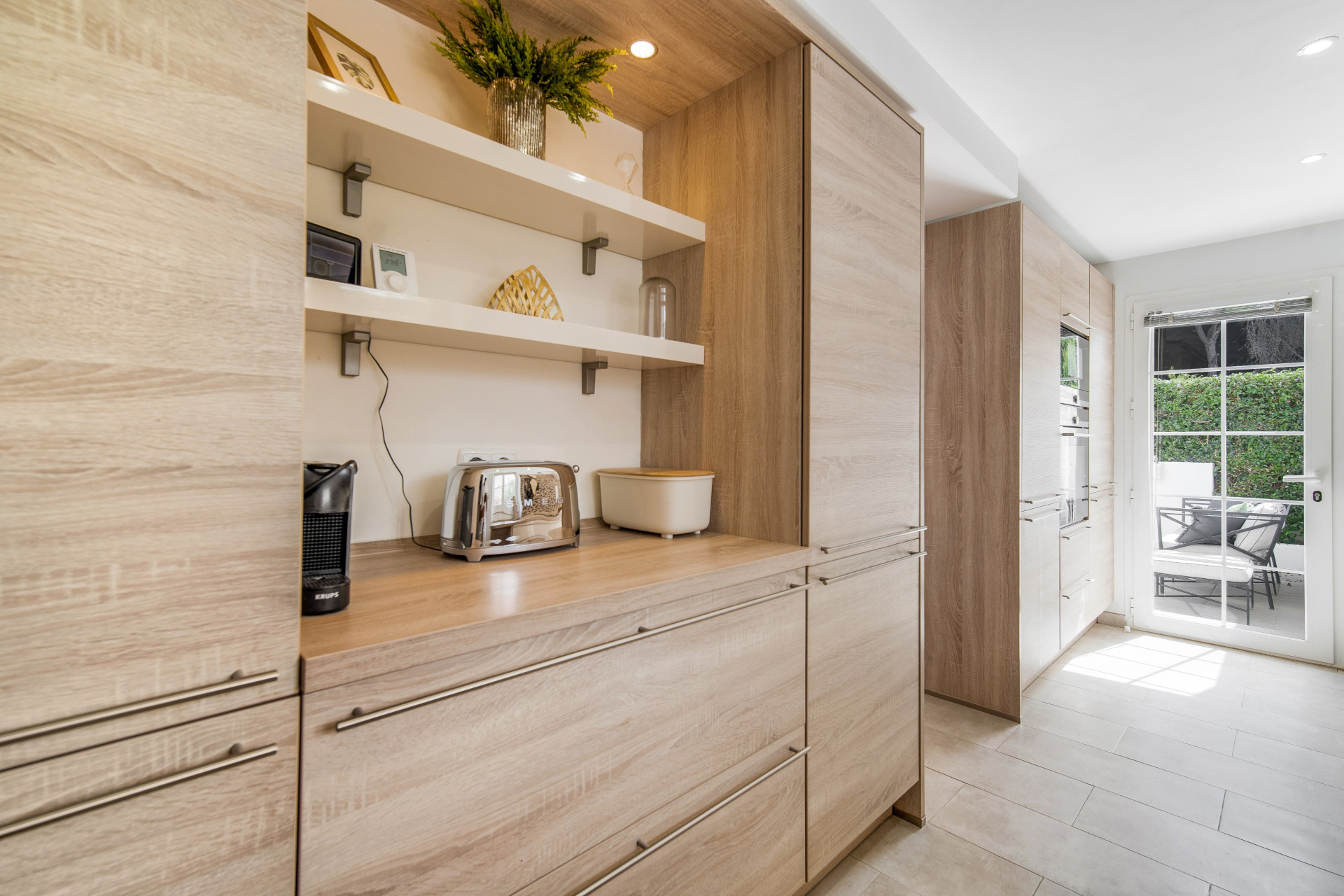 Beautiful frontline beach, four-bedroom end townhouse in the prestigious community of Marbellamar, on Marbella Golden Mile · Photo 27