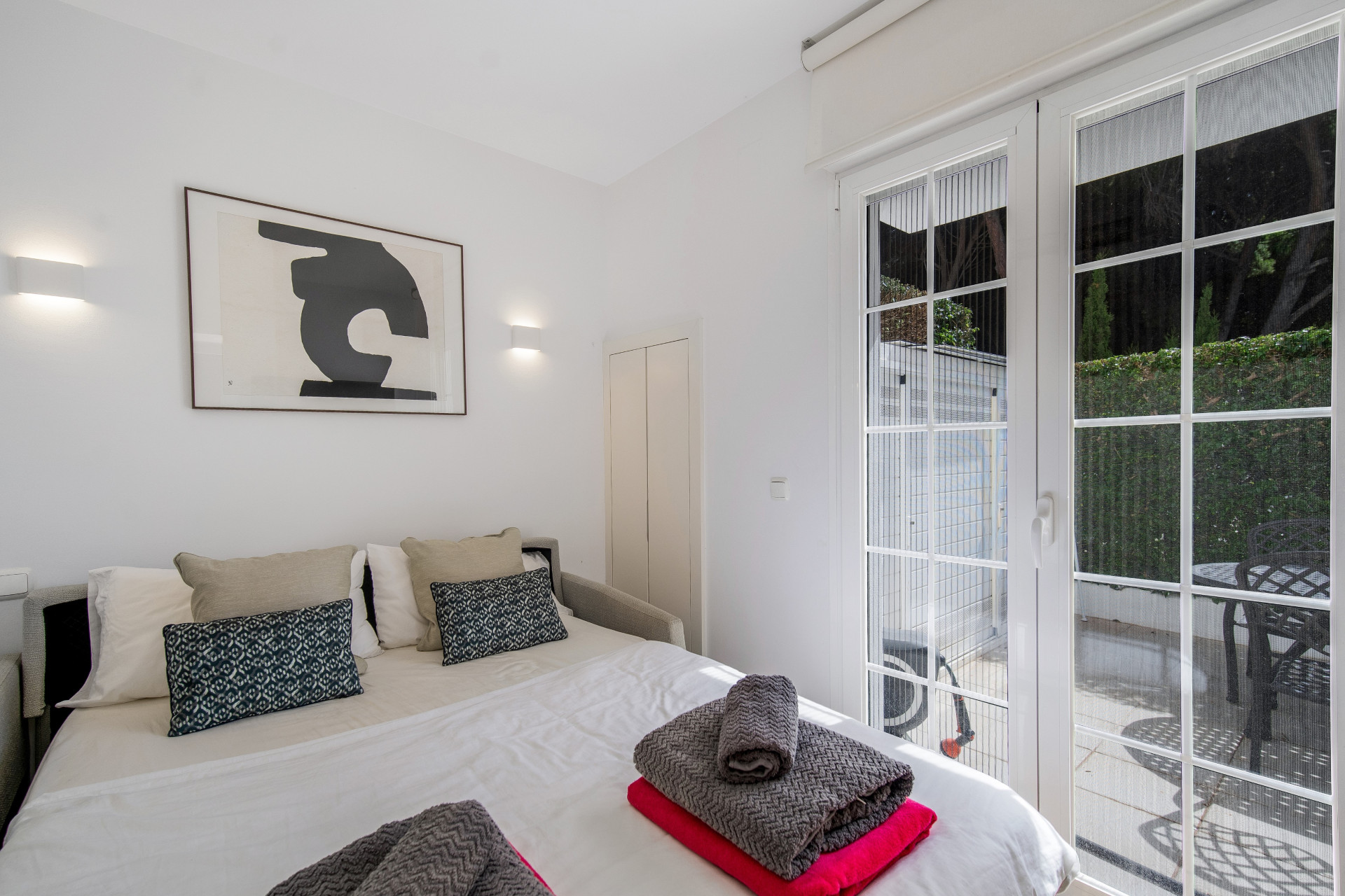 Beautiful frontline beach, four-bedroom end townhouse in the prestigious community of Marbellamar, on Marbella Golden Mile · Photo 30