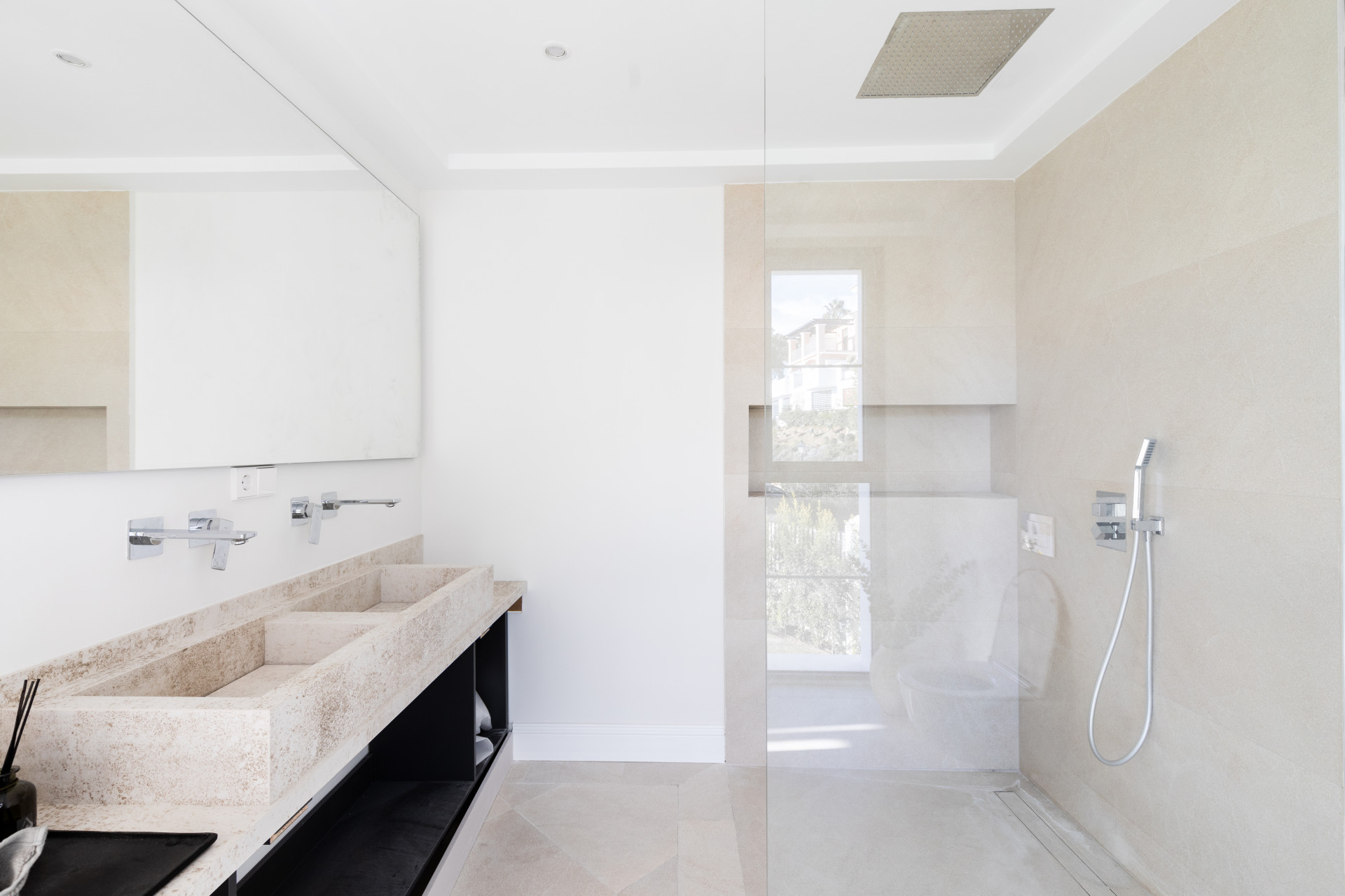 Elegant Contemporary Villa in Los Arqueros, Benahavís · Photo 23