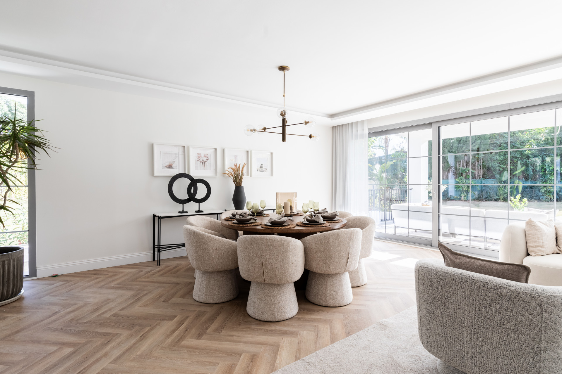 Elegant Contemporary Villa in Los Arqueros, Benahavís · Photo 10