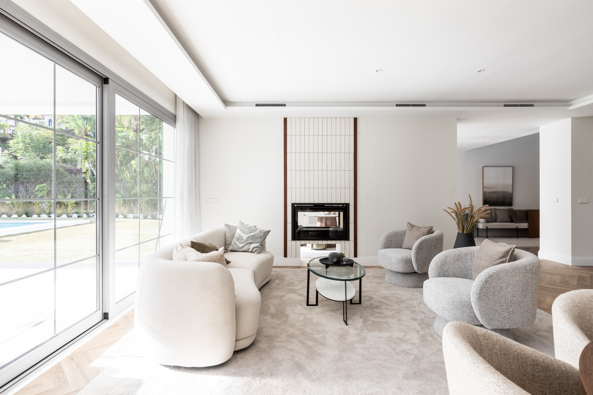 Elegant Contemporary Villa in Los Arqueros, Benahavís · Photo 11