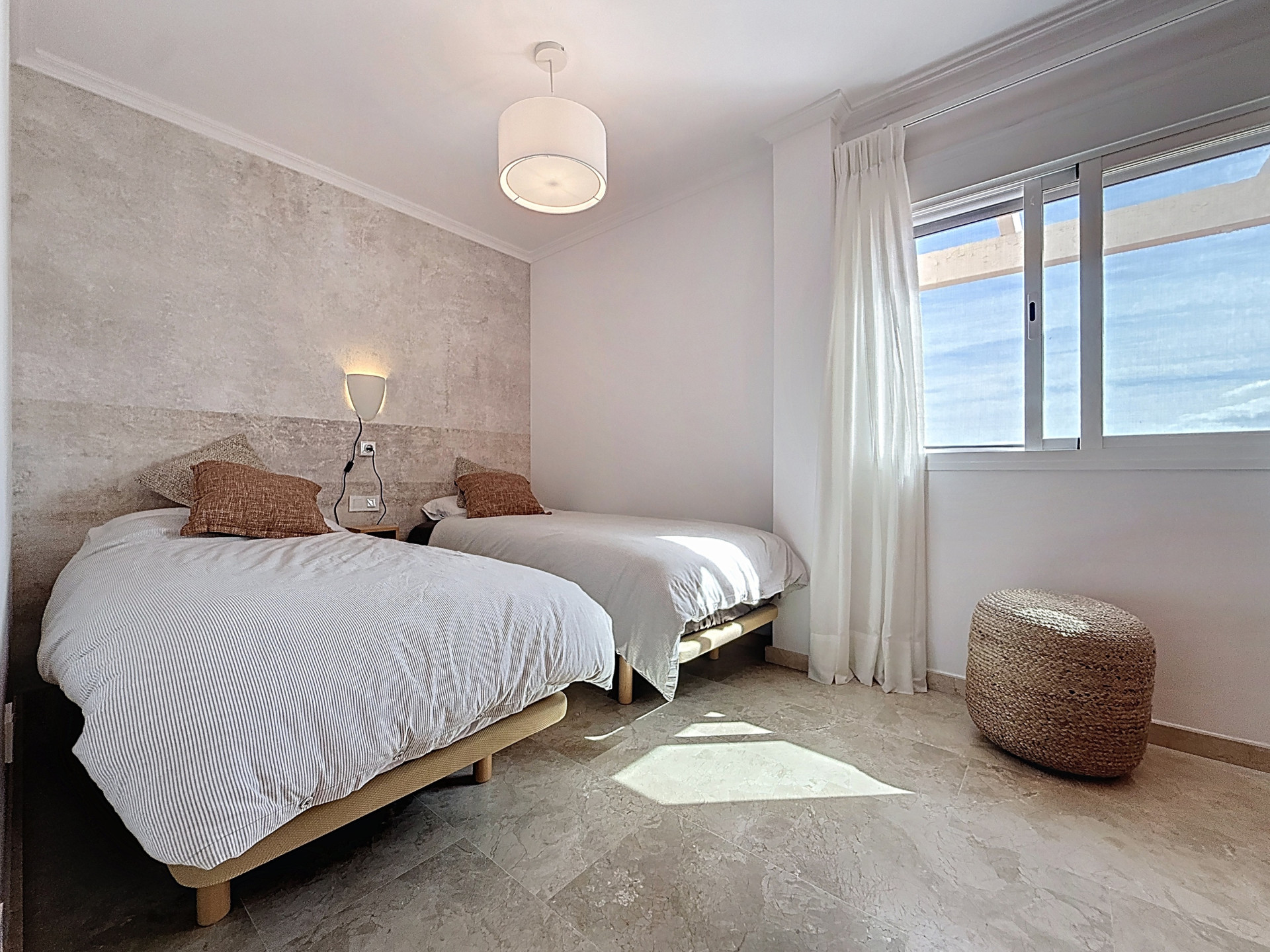 Penthouse with solarium, sea and golf views, Doña Julia (Casares) · Photo 21