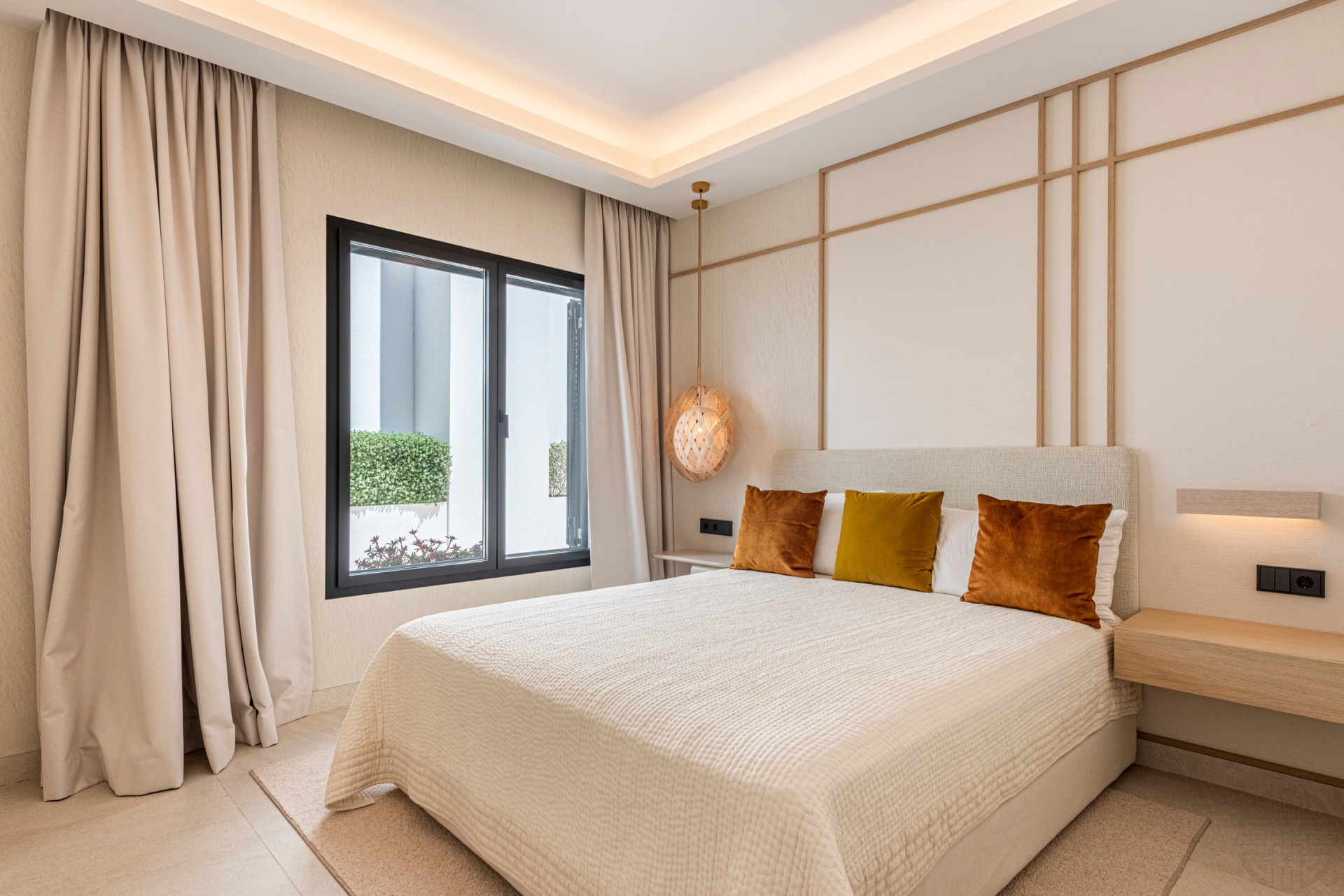 THE ISLAND, Estepona — Distinguished New-Build Residence with Sea & Mountain Views · Photo 11