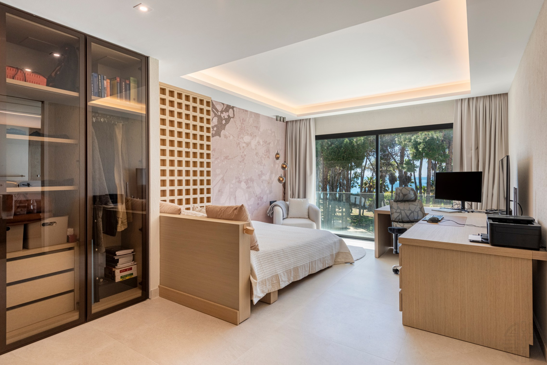 THE ISLAND, Estepona — Distinguished New-Build Residence with Sea & Mountain Views · Photo 16