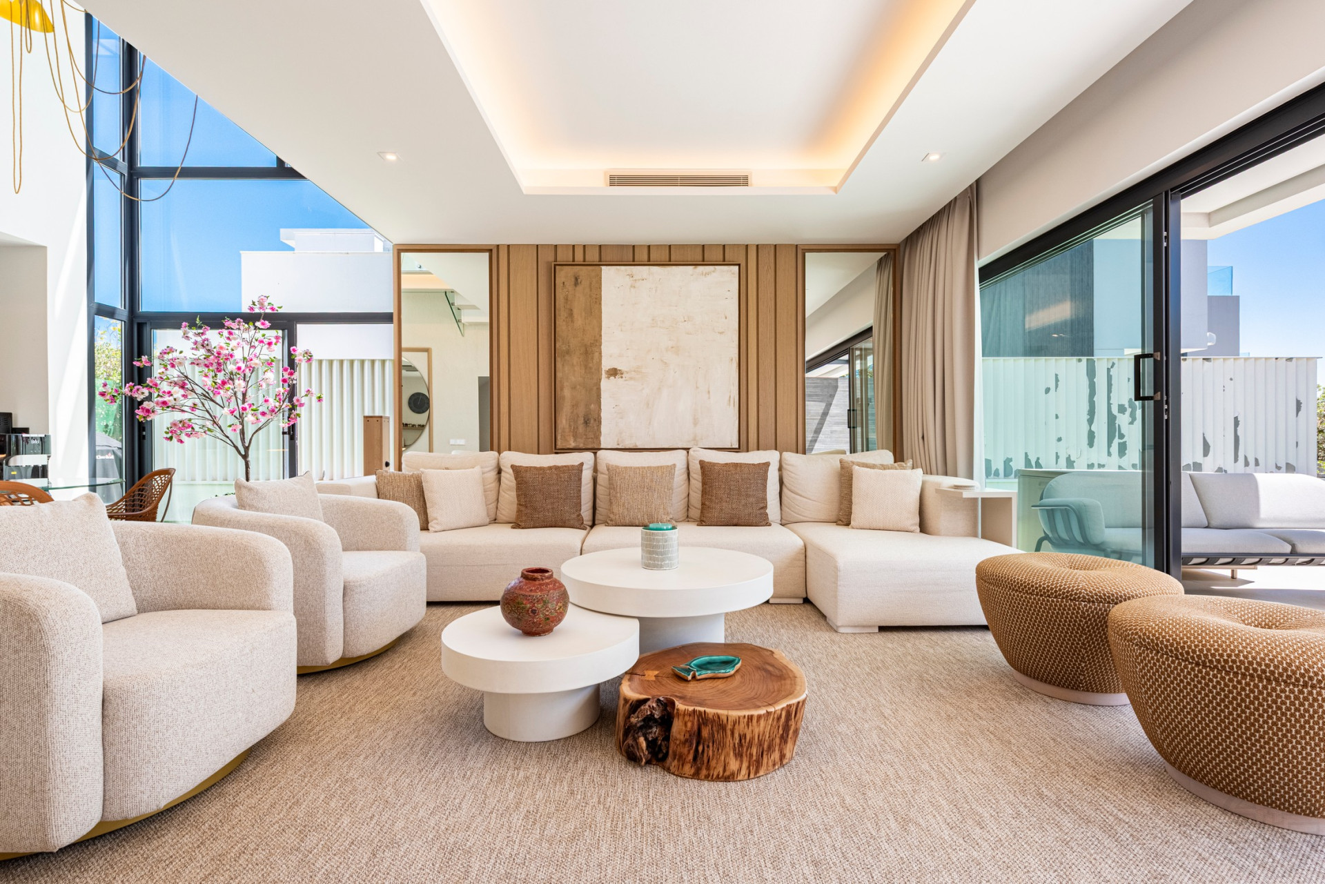 THE ISLAND, Estepona — Distinguished New-Build Residence with Sea & Mountain Views · Photo 8