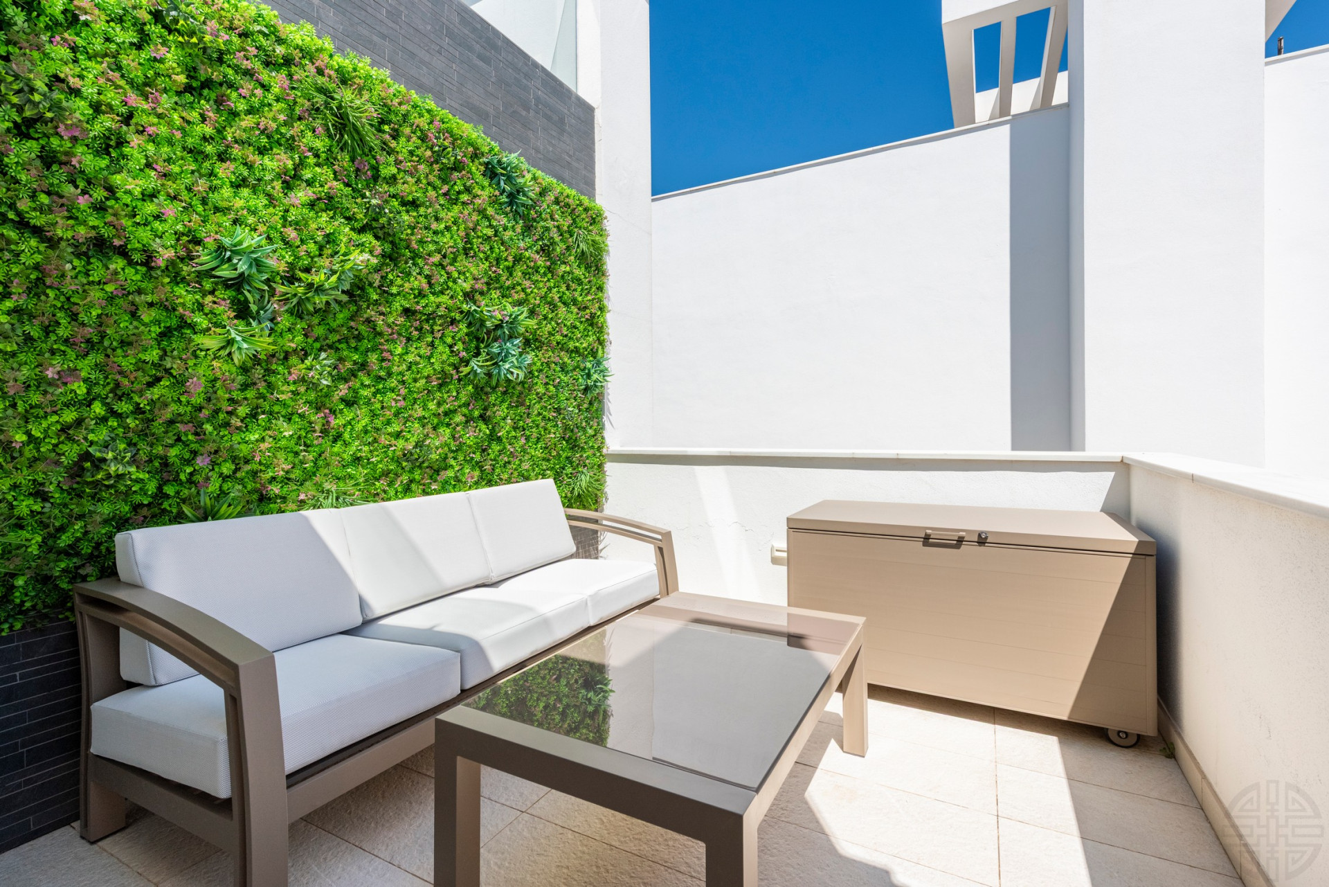 THE ISLAND, Estepona — Distinguished New-Build Residence with Sea & Mountain Views · Photo 15