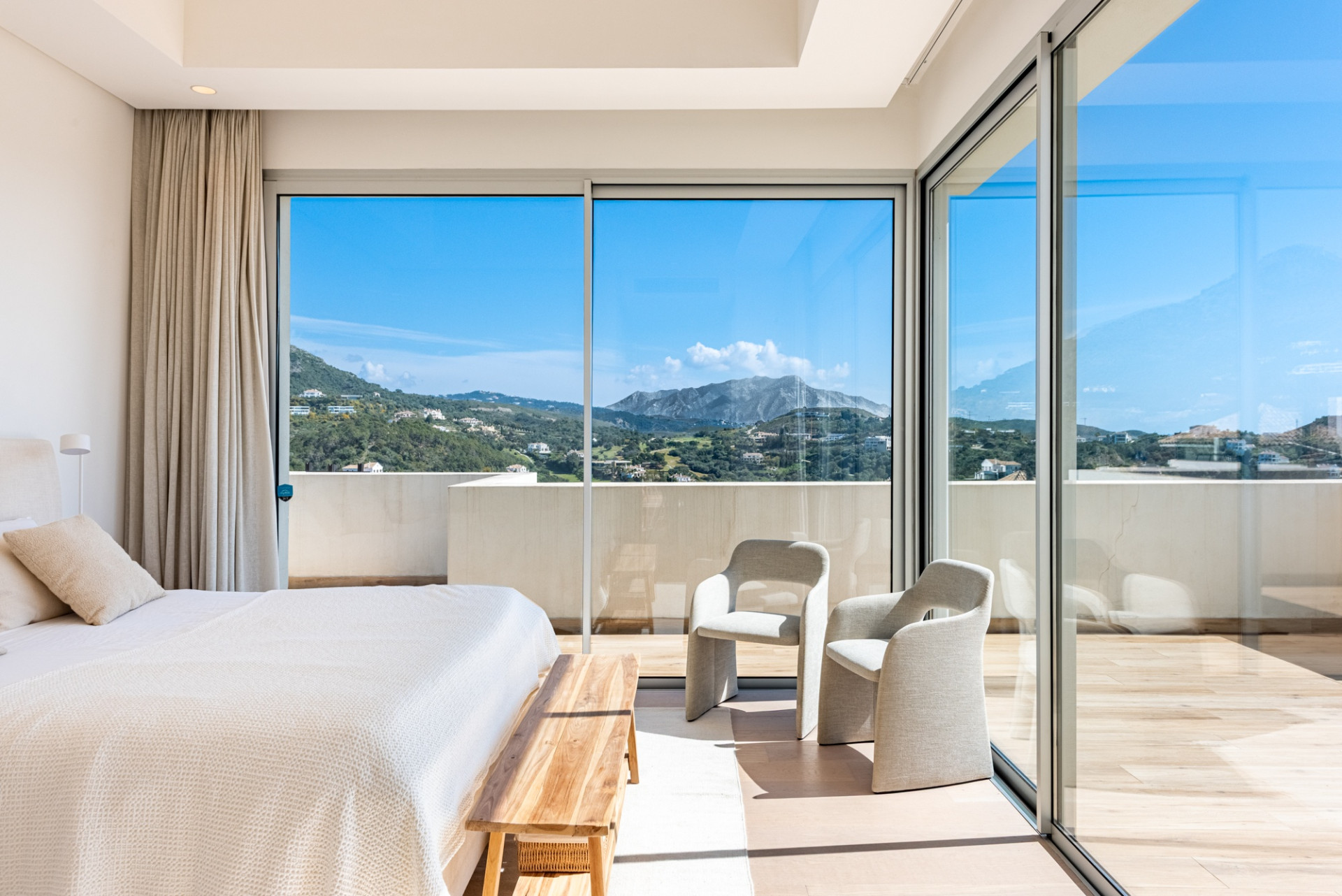 Charming Penthouse Located in Marbella Club Hills, Benahavis · Photo 10