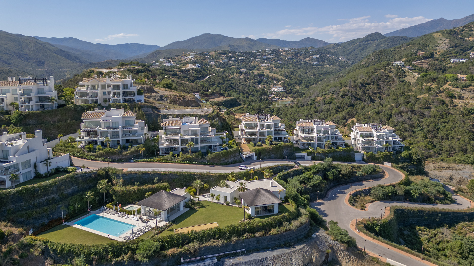 Charming Penthouse Located in Marbella Club Hills, Benahavis · Photo 28