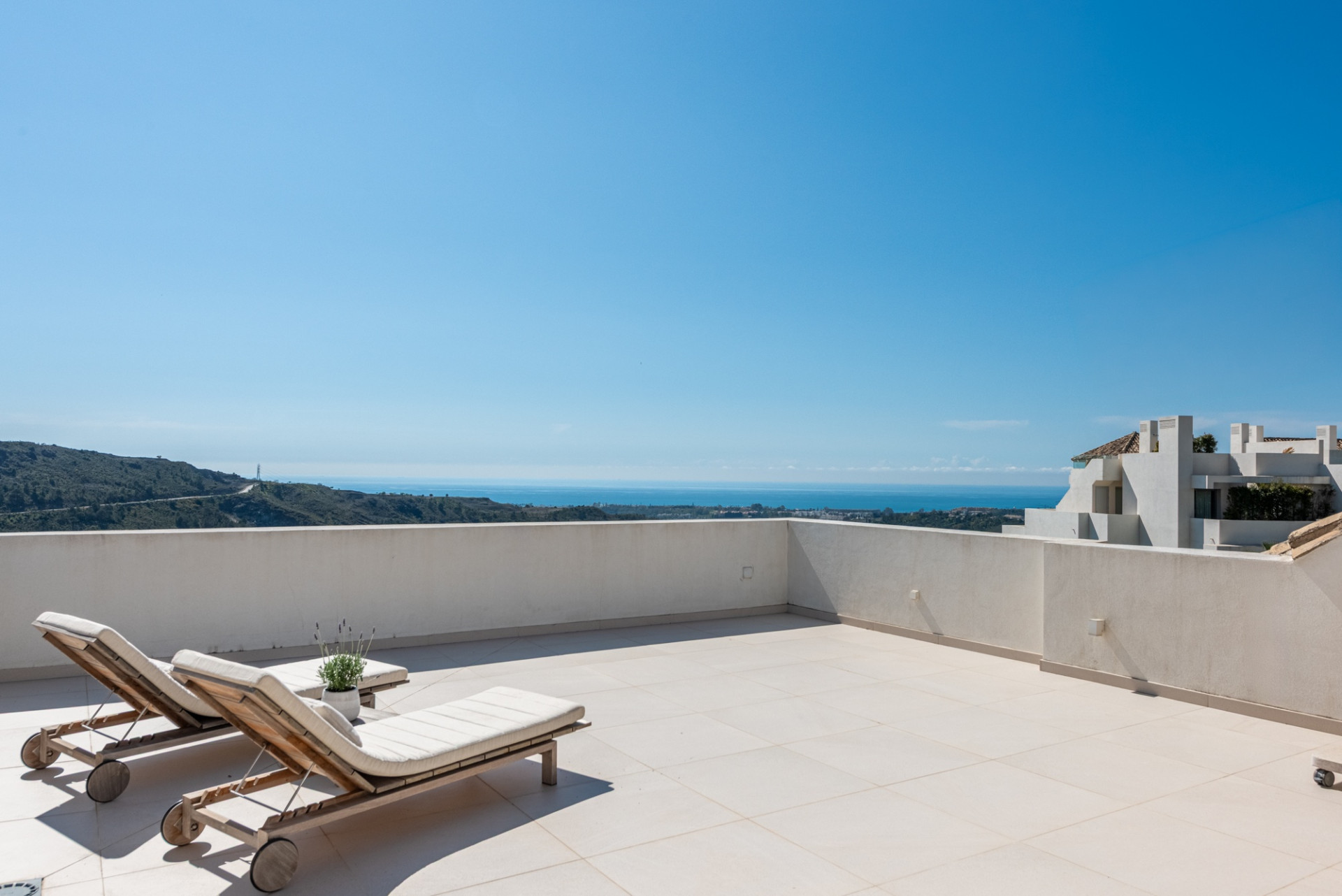 Charming Penthouse Located in Marbella Club Hills, Benahavis · Photo 21