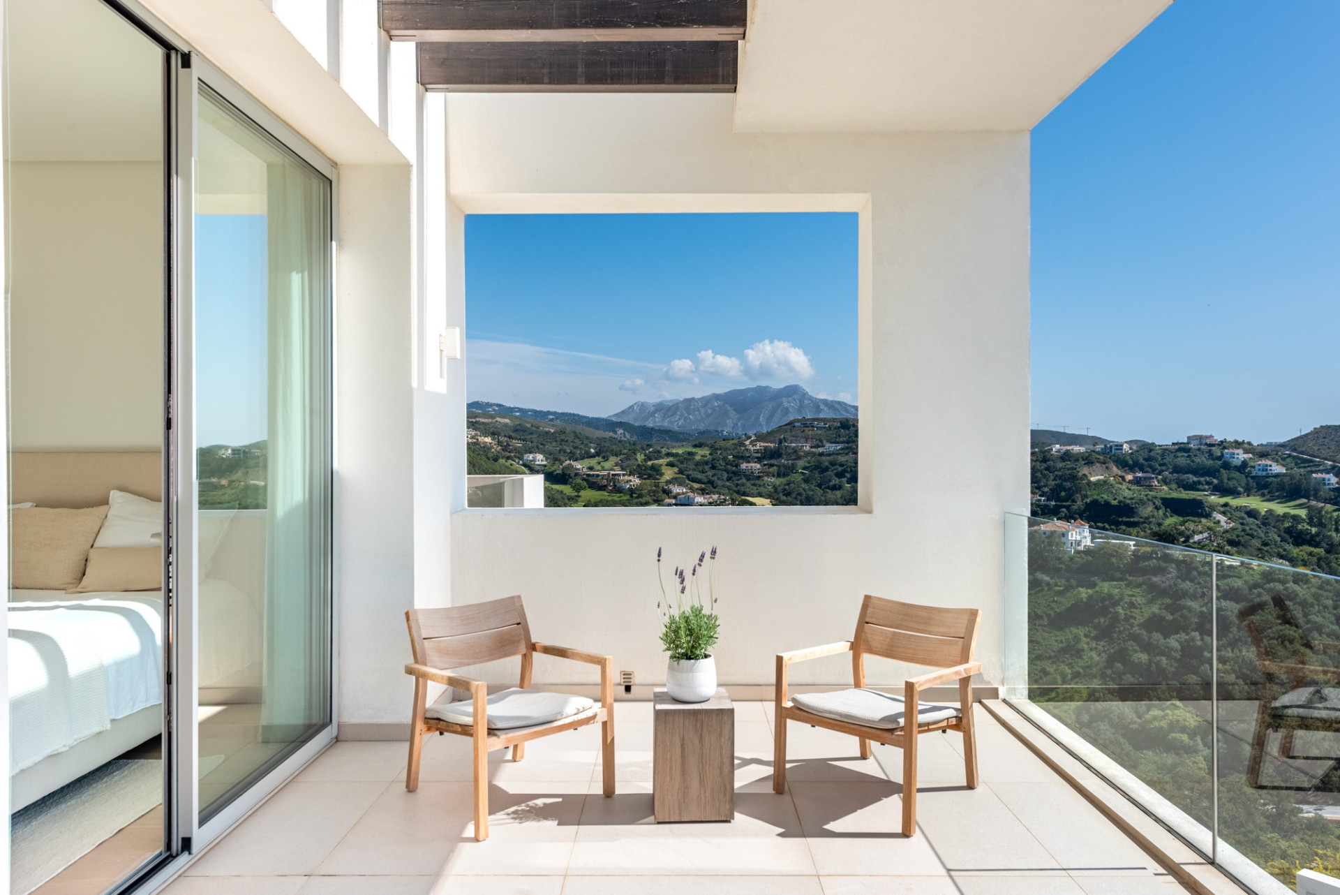 Charming Penthouse Located in Marbella Club Hills, Benahavis · Photo 9