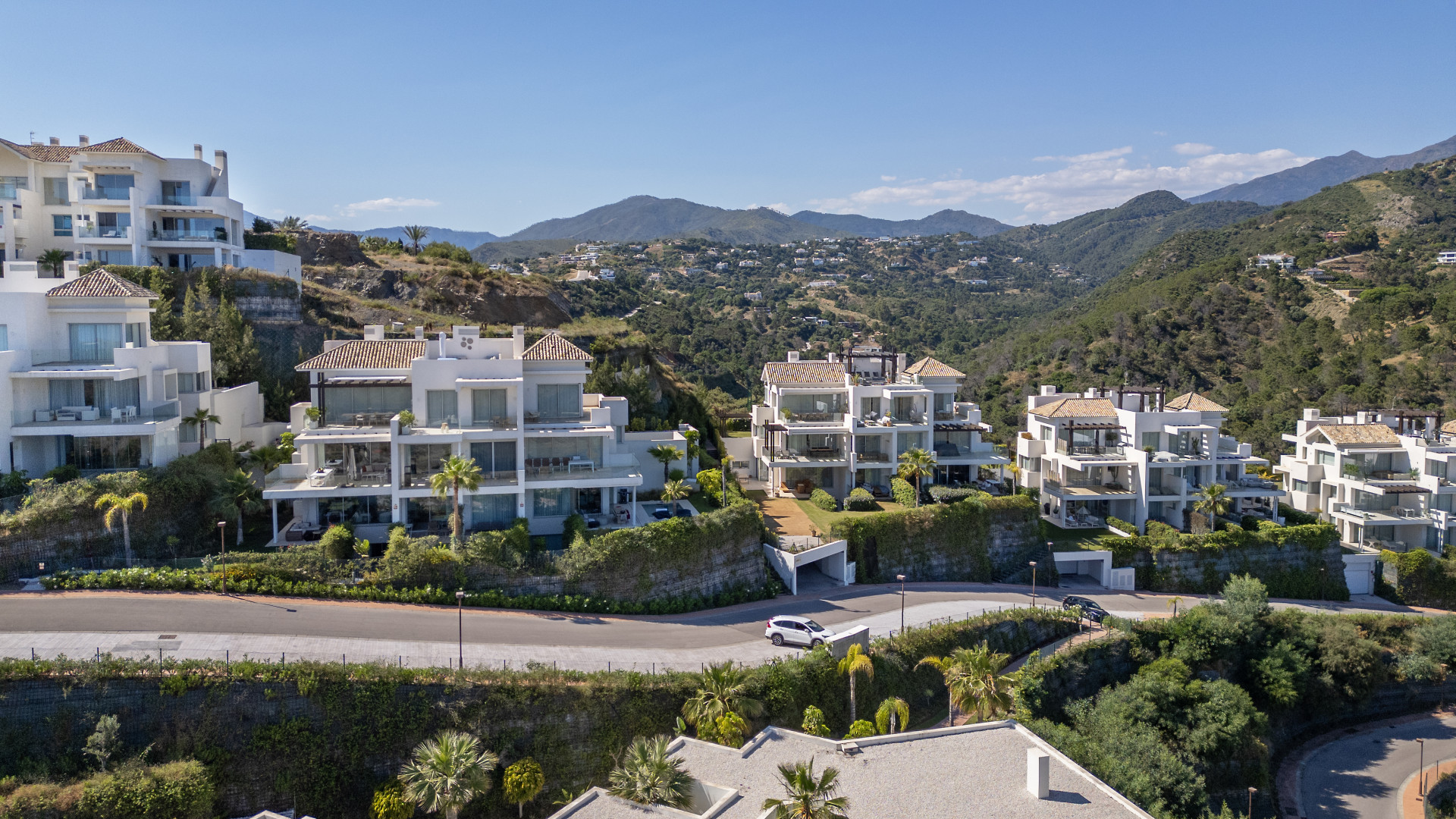 Charming Penthouse Located in Marbella Club Hills, Benahavis · Photo 27