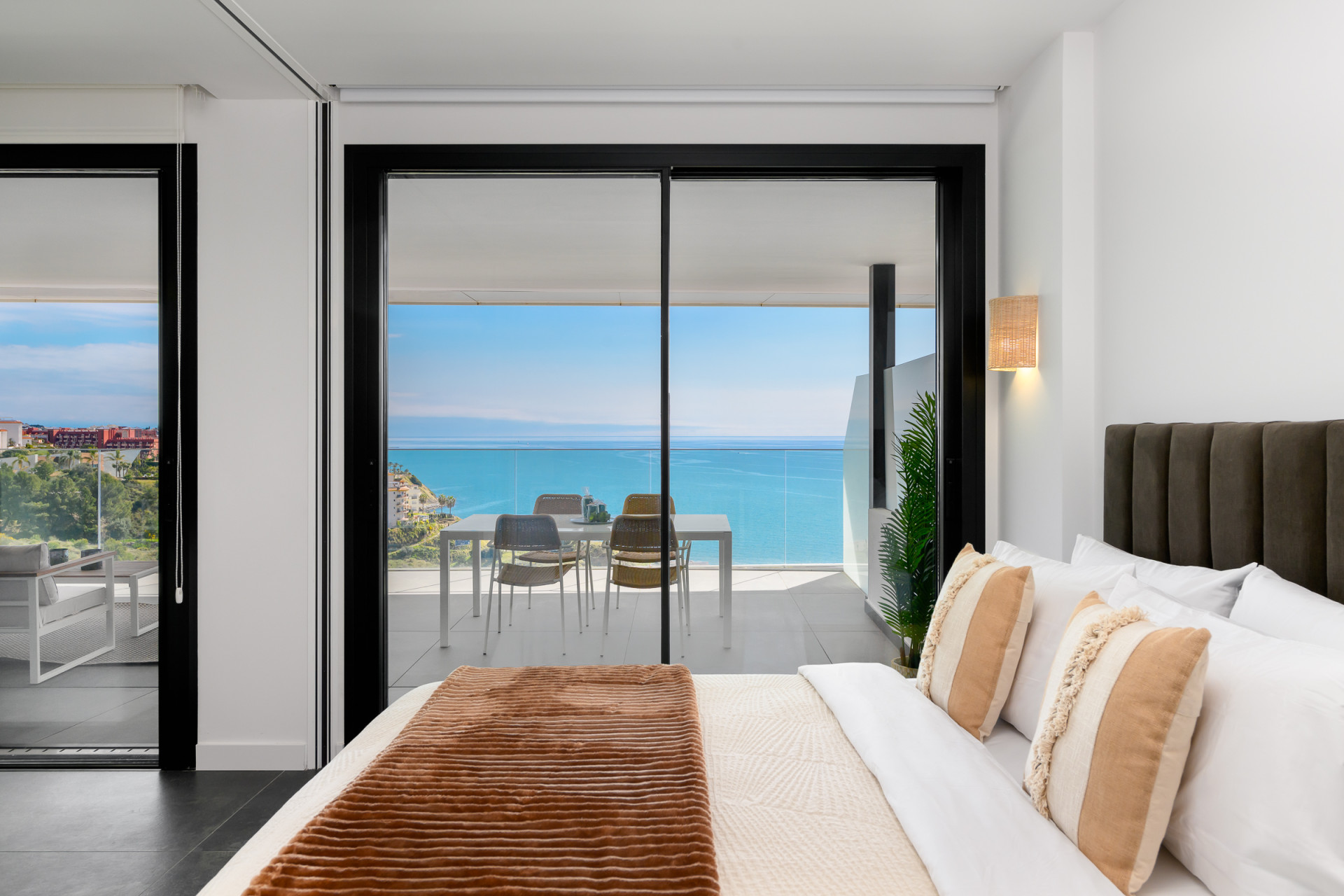 Exceptional 2-Bedroom Sky Apartment with Panoramic Sea Views | Carat, Reserva del Higuerón · Photo 12