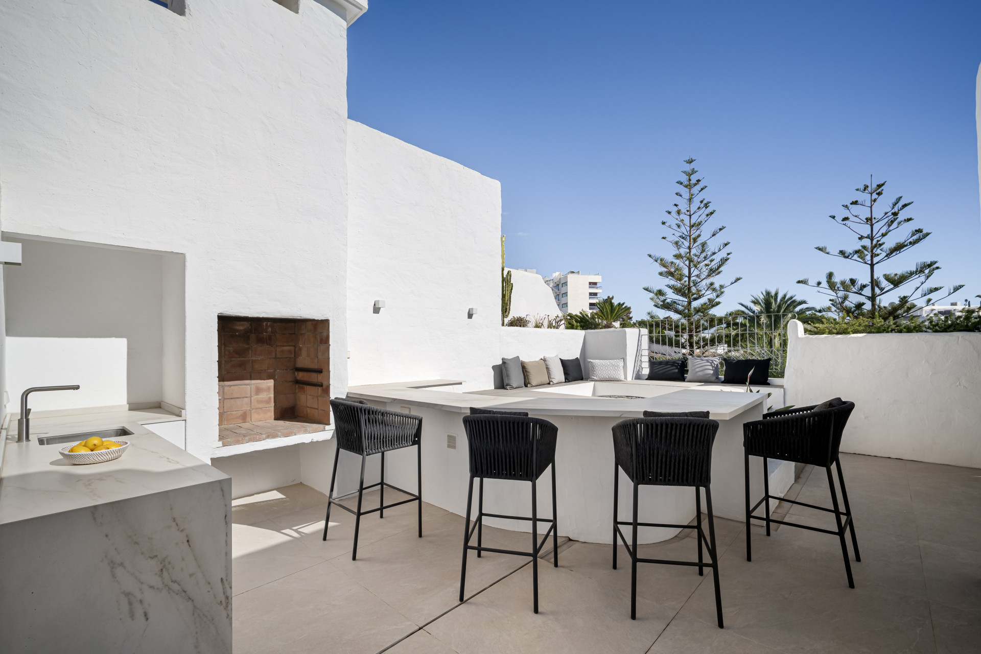Unique southfacing frontline beach penthouse - Alhambra del Mar · Photo 23