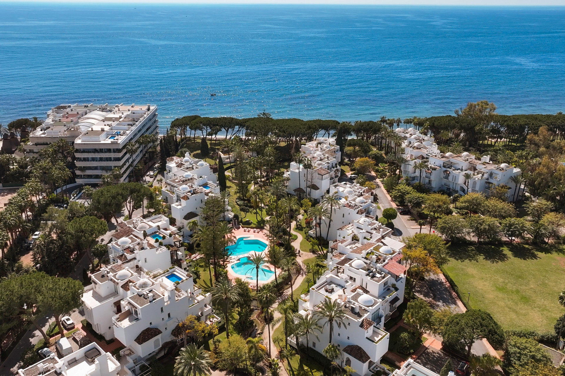 Unique southfacing frontline beach penthouse - Alhambra del Mar · Photo 26