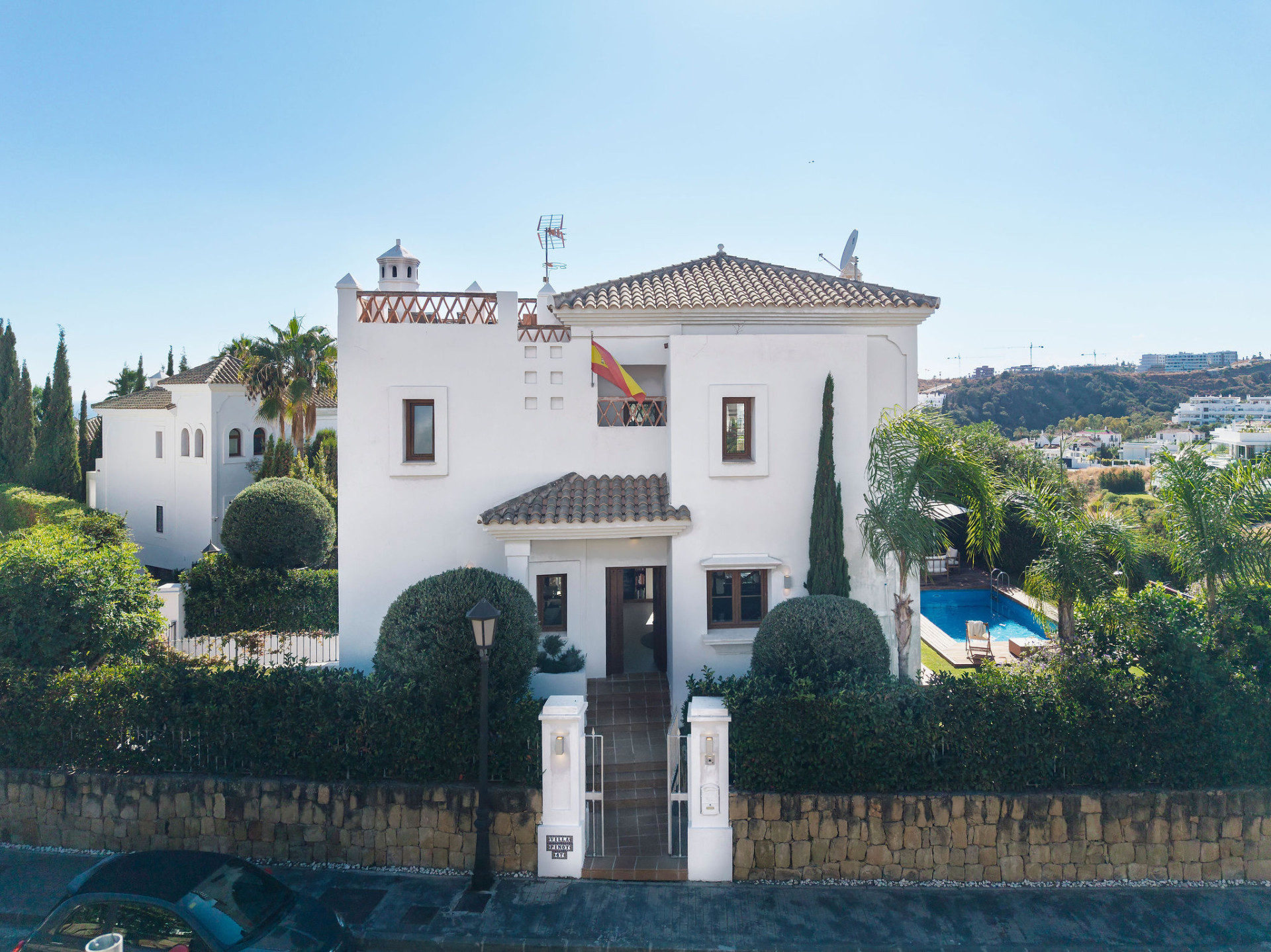 Renovated 4-Bedroom Villa with Sea Views, Private Pool and Mediterranean Garden in Estepona · Photo 28