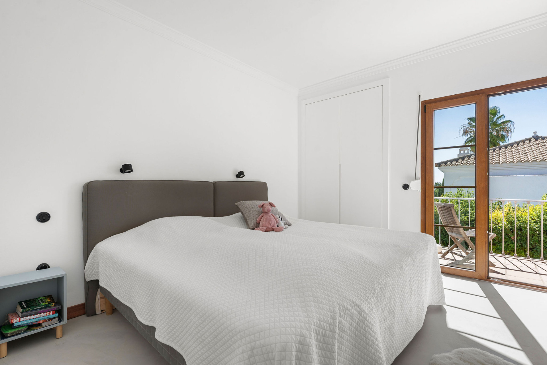 Renovated 4-Bedroom Villa with Sea Views, Private Pool and Mediterranean Garden in Estepona · Photo 15