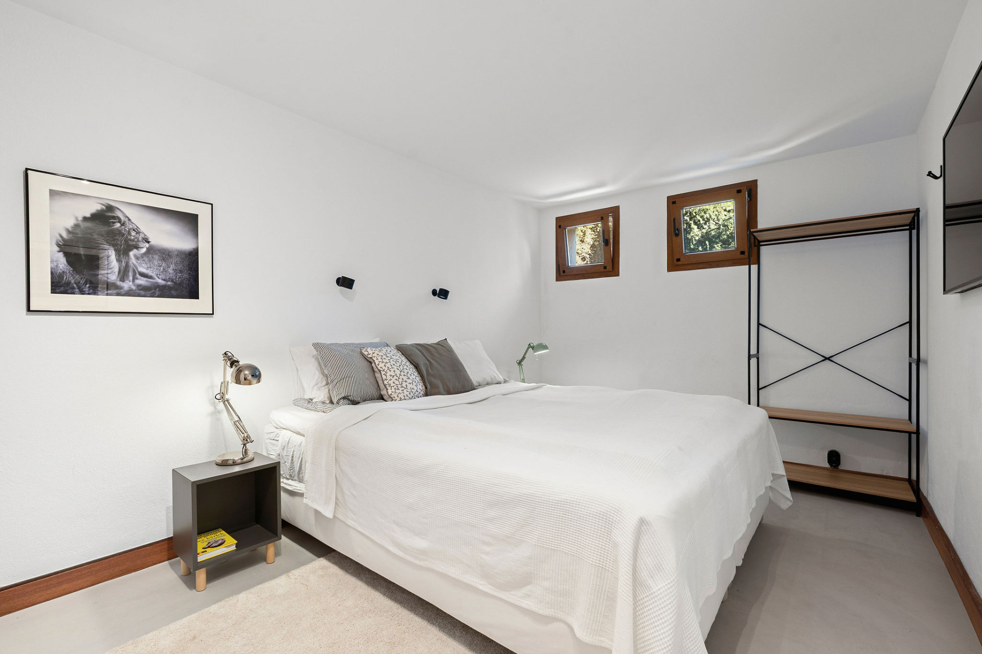 Renovated 4-Bedroom Villa with Sea Views, Private Pool and Mediterranean Garden in Estepona · Photo 30