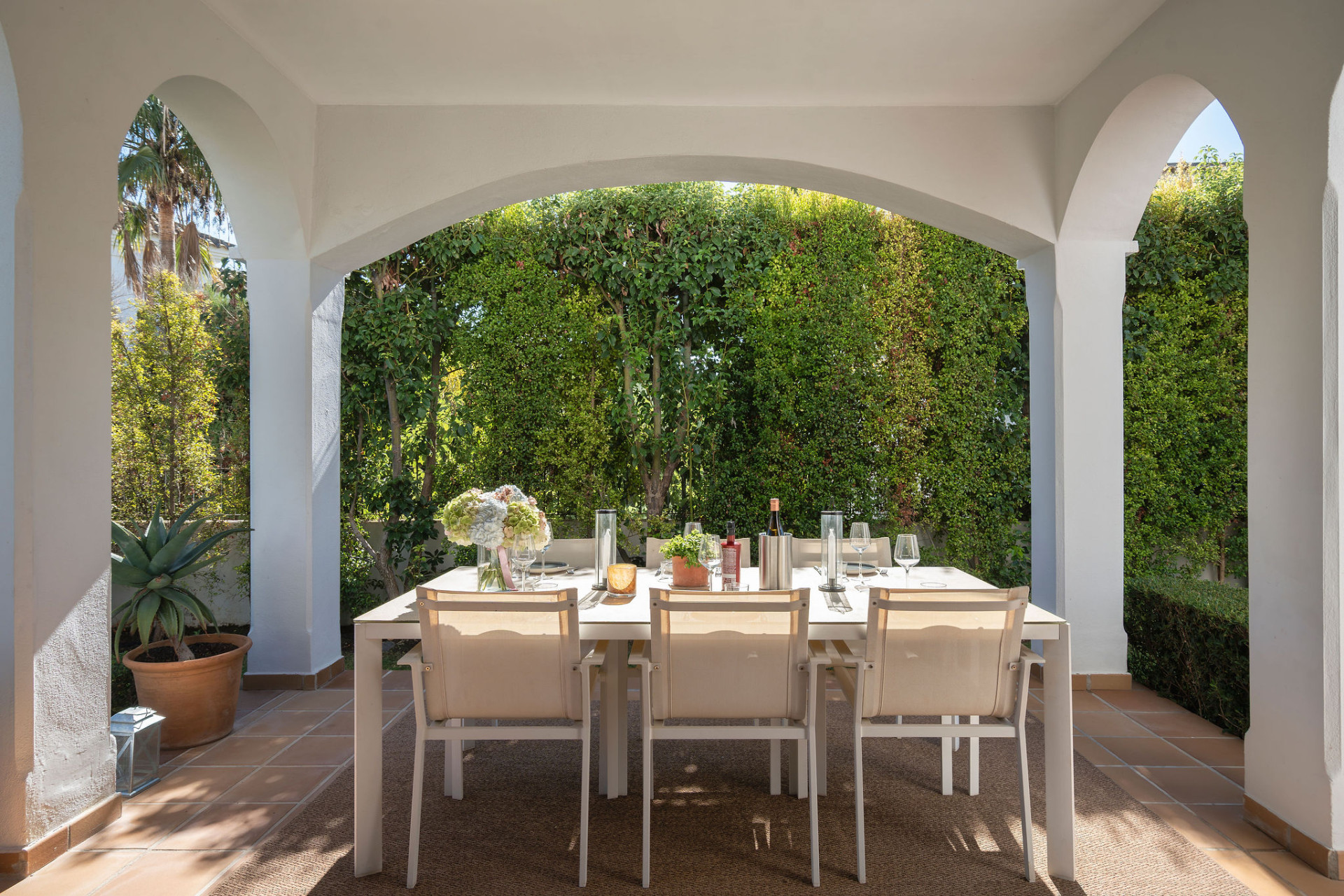 Renovated 4-Bedroom Villa with Sea Views, Private Pool and Mediterranean Garden in Estepona · Photo 20