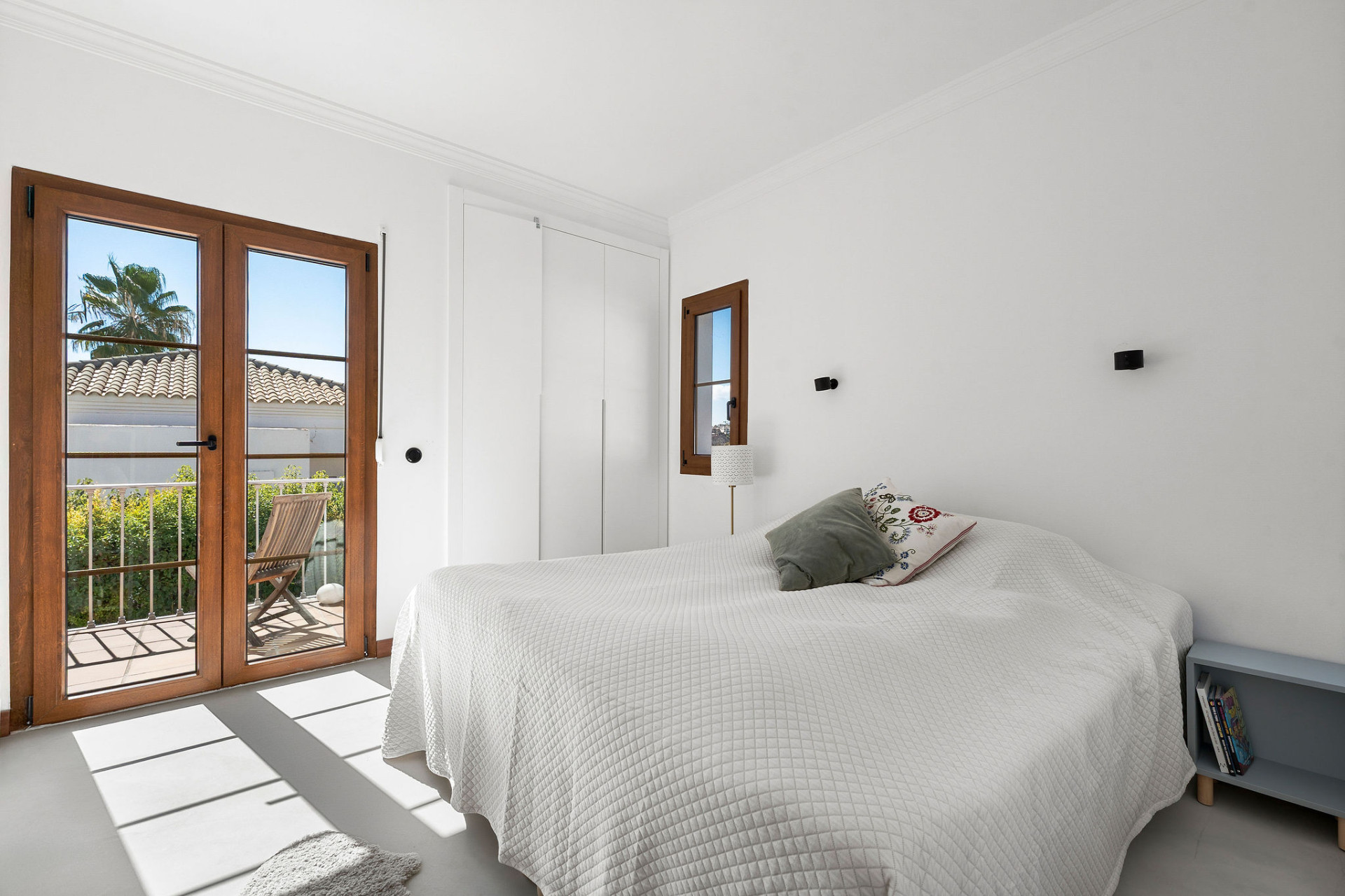 Renovated 4-Bedroom Villa with Sea Views, Private Pool and Mediterranean Garden in Estepona · Photo 16