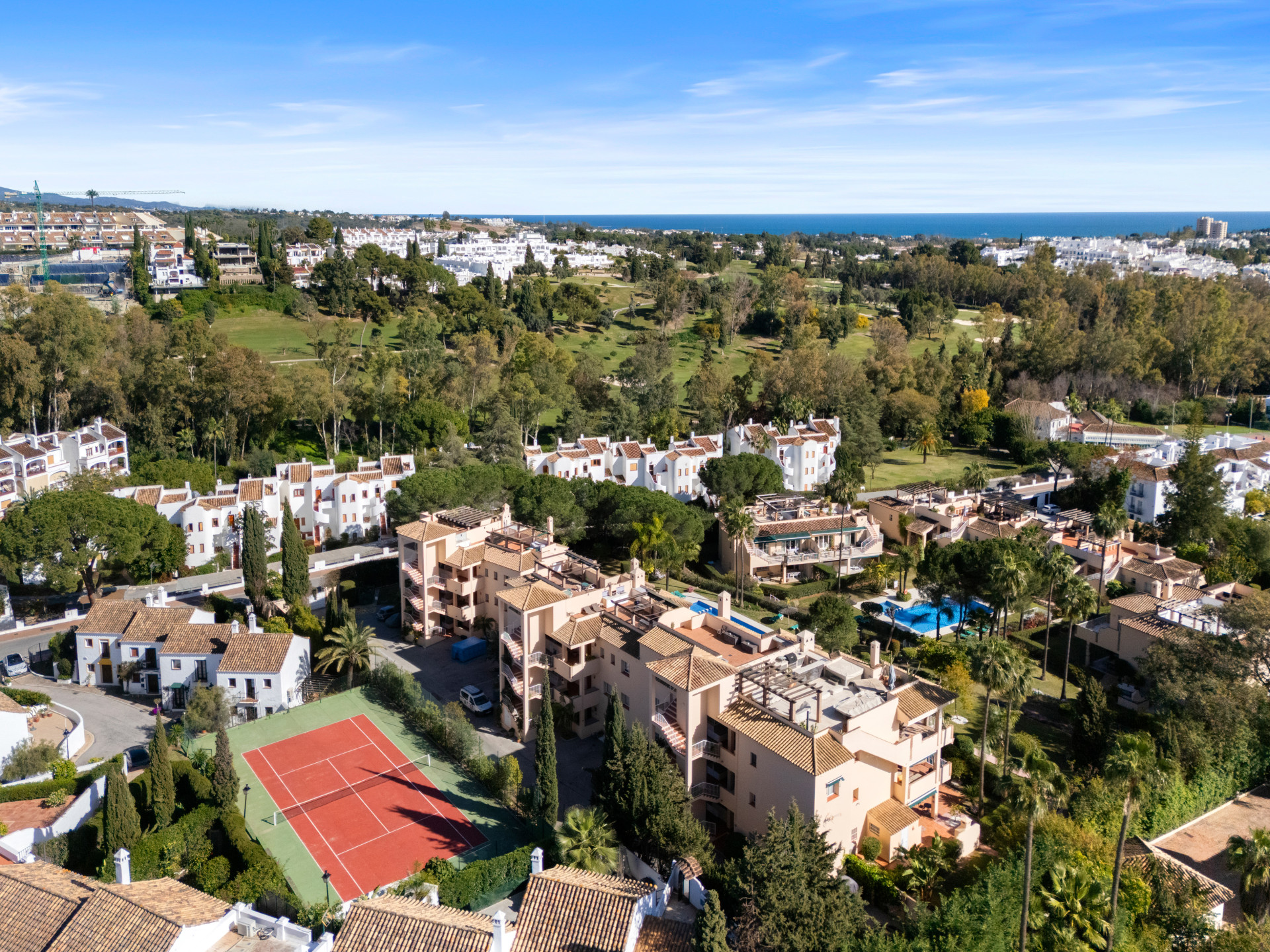 Fully Renovated Three-Bedroom Apartment in Las Brisas, Nueva Andalucía · Photo 17
