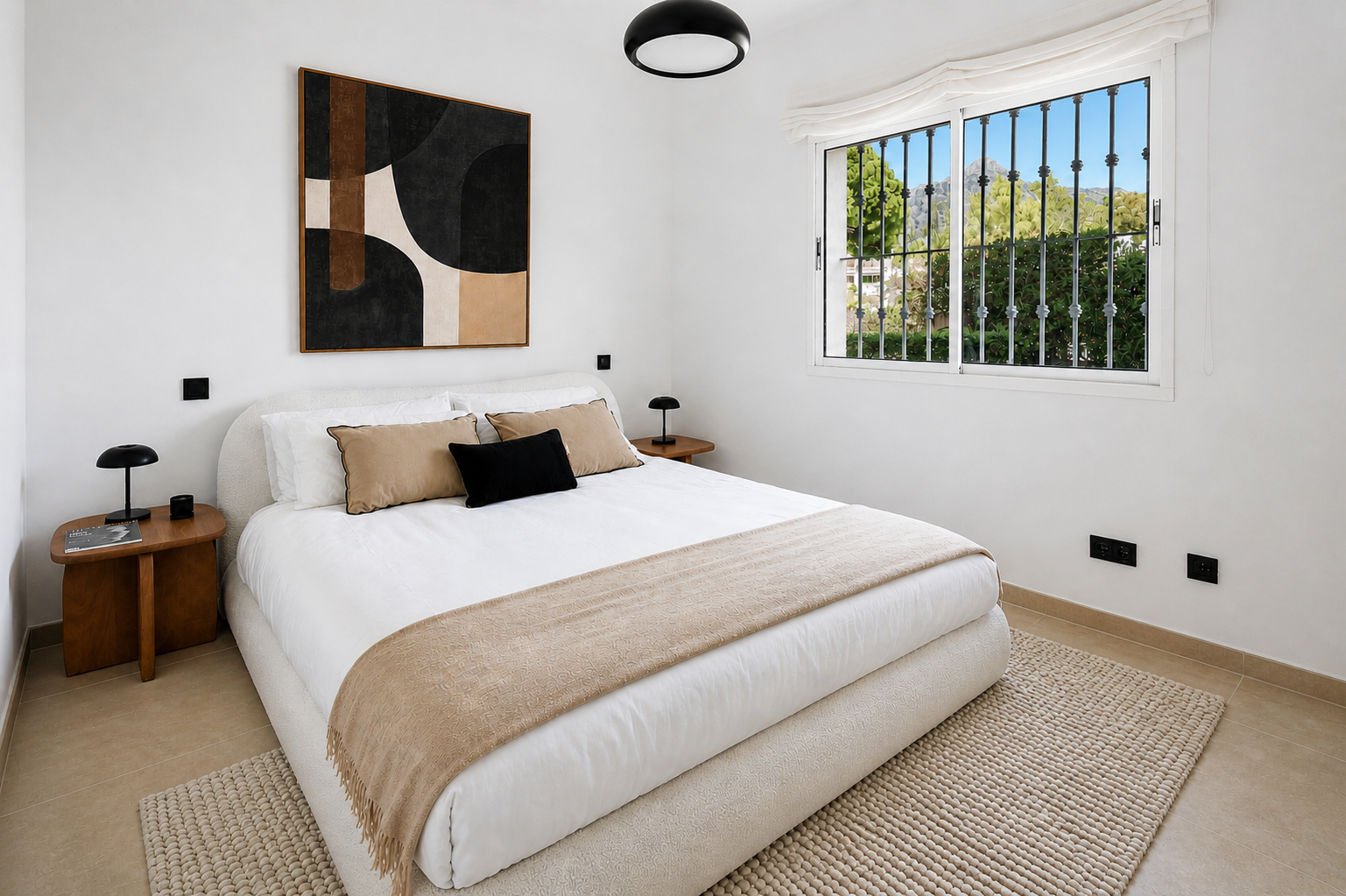 Fully Renovated Three-Bedroom Apartment in Las Brisas, Nueva Andalucía · Photo 10