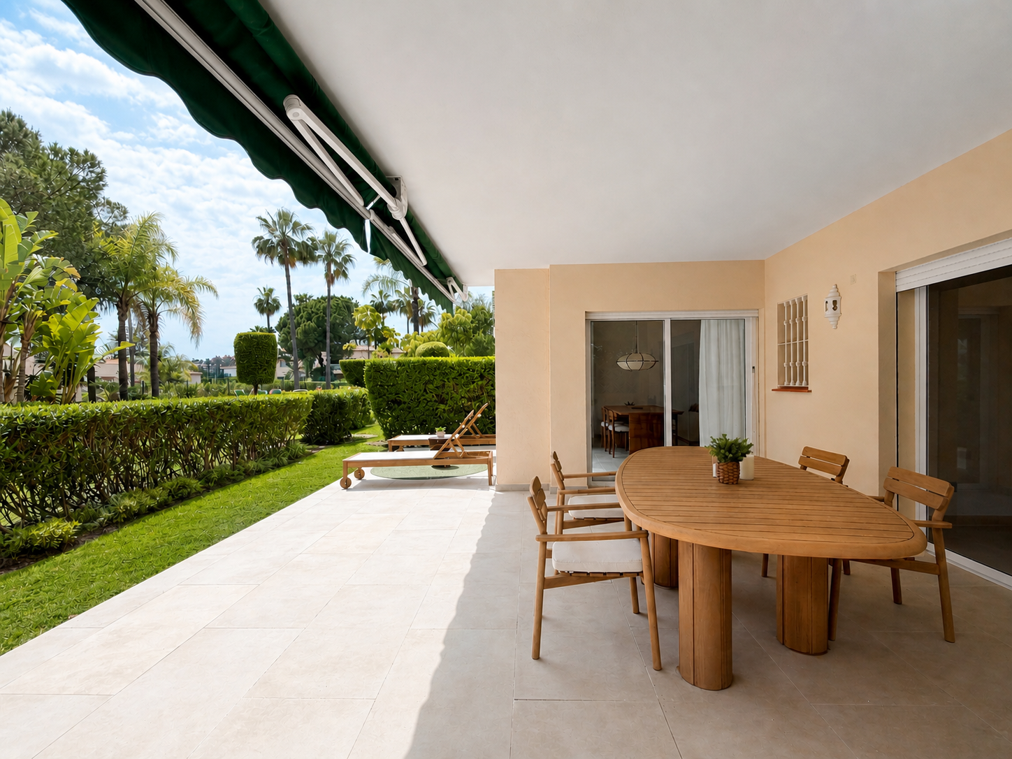 Fully Renovated Three-Bedroom Apartment in Las Brisas, Nueva Andalucía · Photo 9