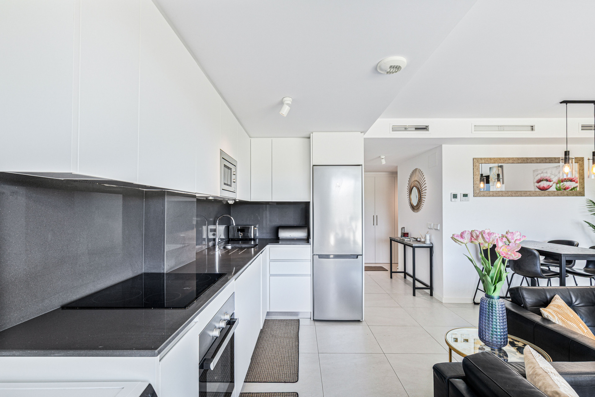 Fully furnished modern 3 Bedroom Duplex Penthouse with Sea Views in Estepona · Photo 10
