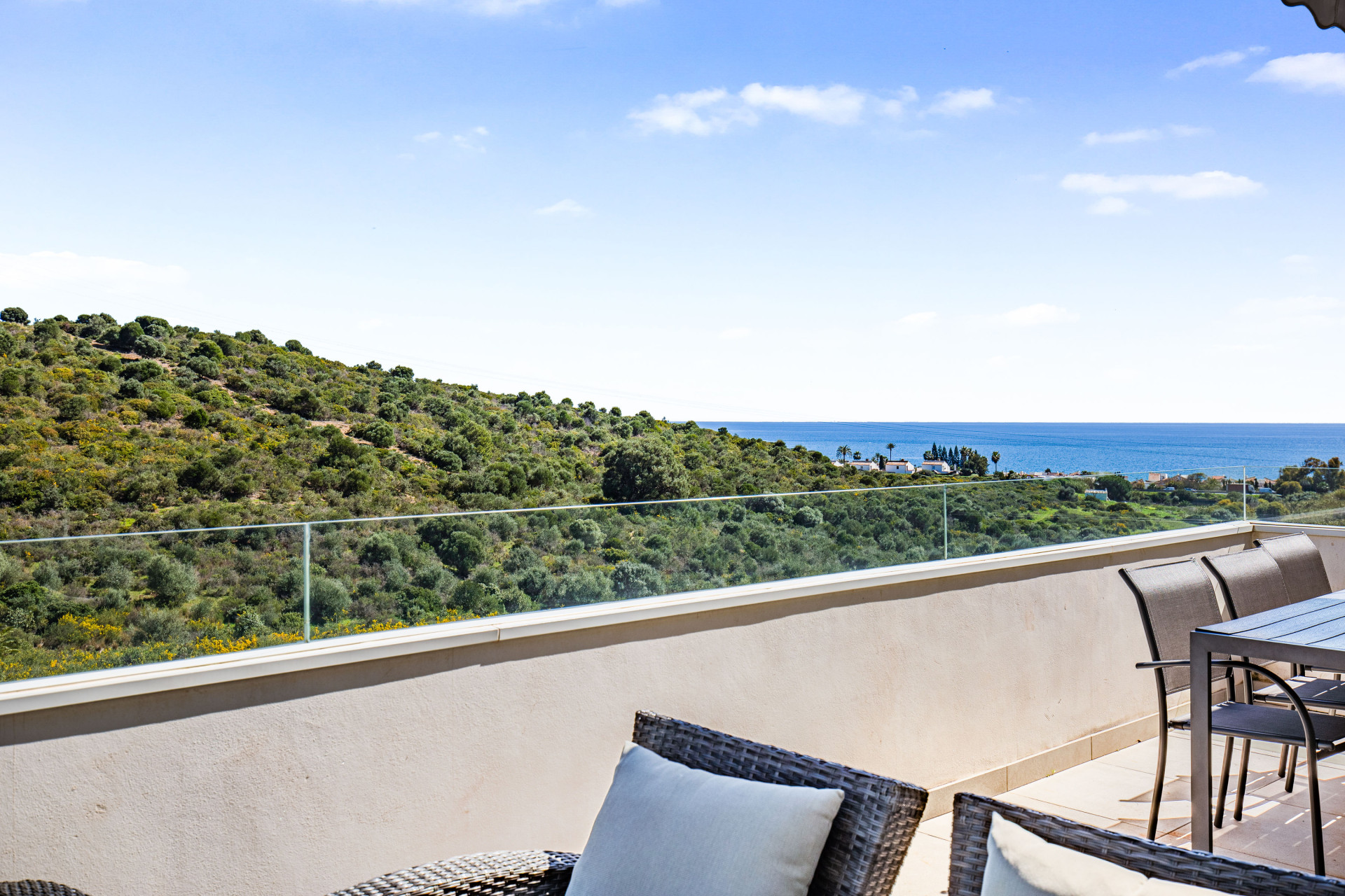 Fully furnished modern 3 Bedroom Duplex Penthouse with Sea Views in Estepona · Photo 29