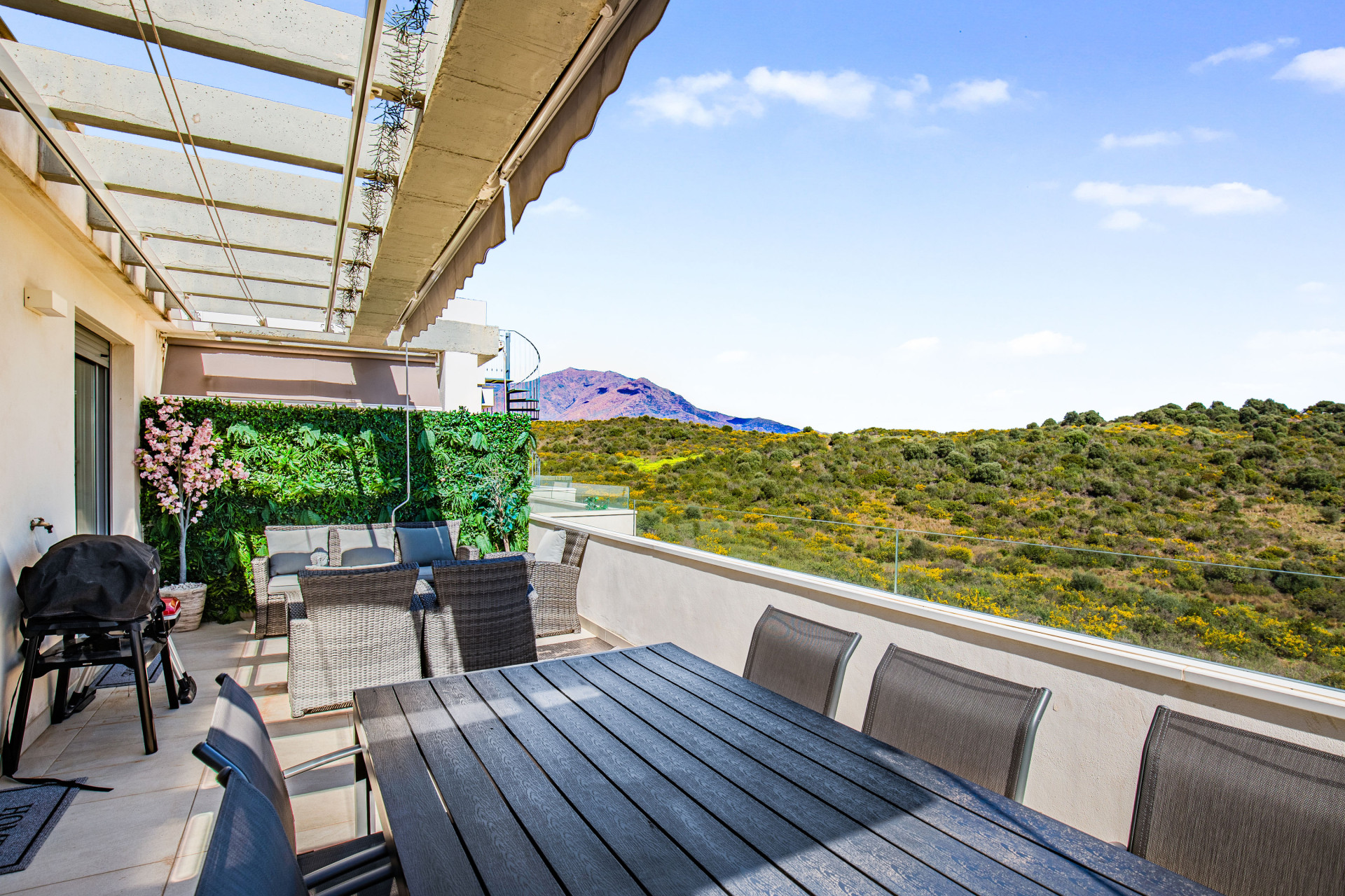 Fully furnished modern 3 Bedroom Duplex Penthouse with Sea Views in Estepona · Photo 21