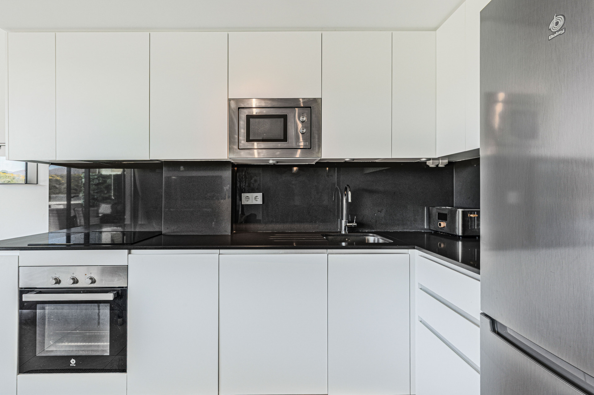 Fully furnished modern 3 Bedroom Duplex Penthouse with Sea Views in Estepona · Photo 11