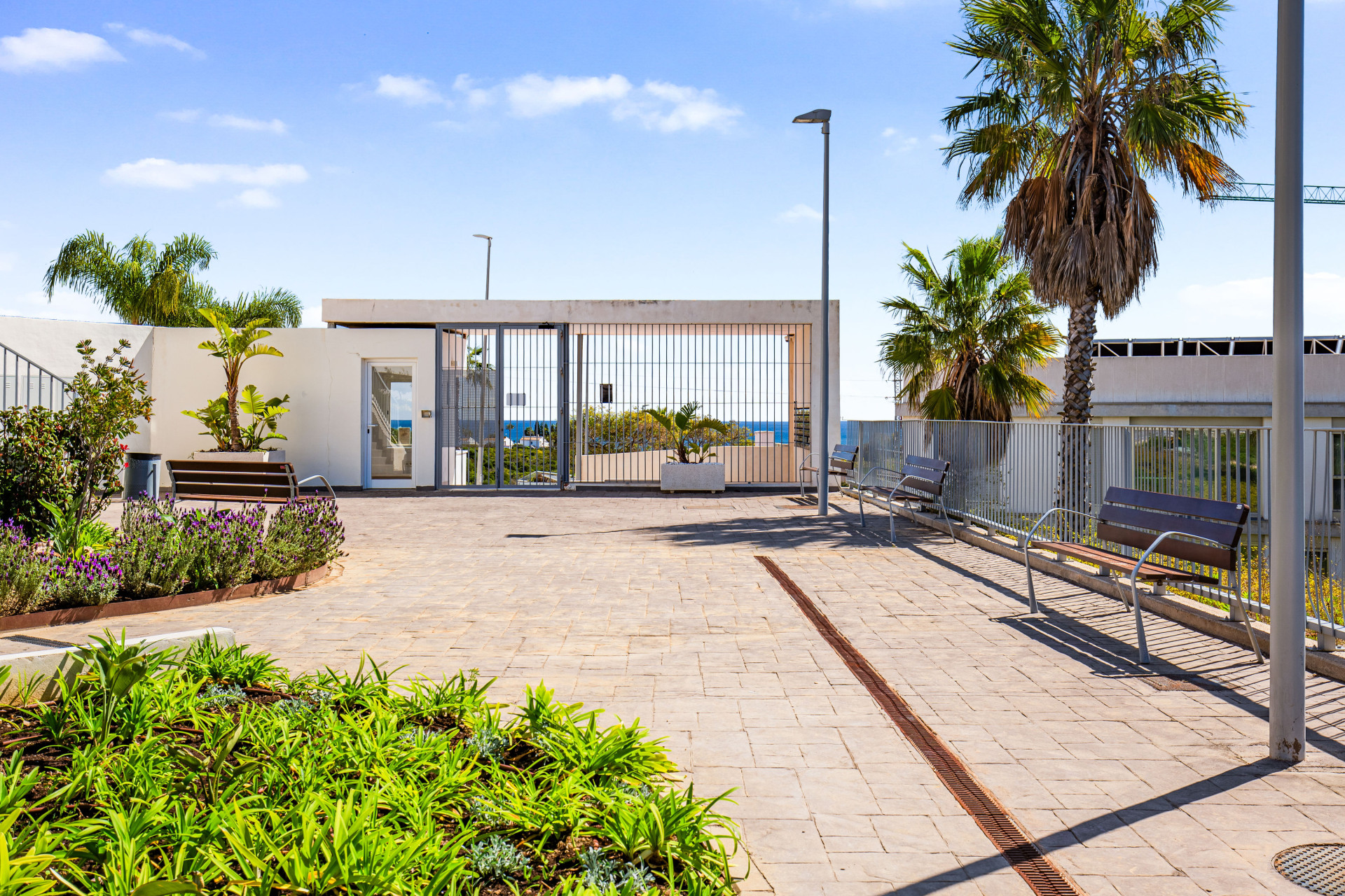 Fully furnished modern 3 Bedroom Duplex Penthouse with Sea Views in Estepona · Photo 32
