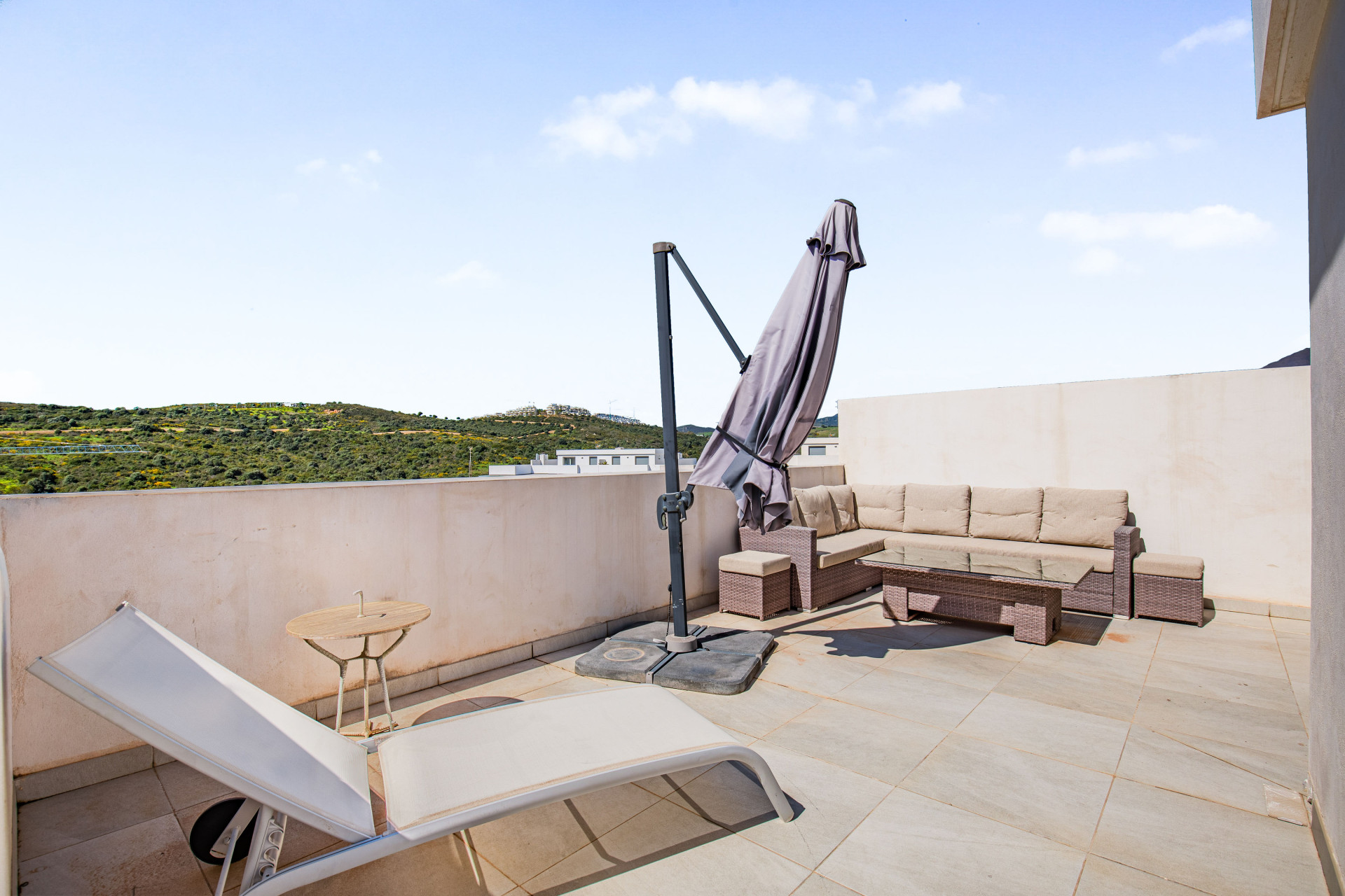 Fully furnished modern 3 Bedroom Duplex Penthouse with Sea Views in Estepona · Photo 24