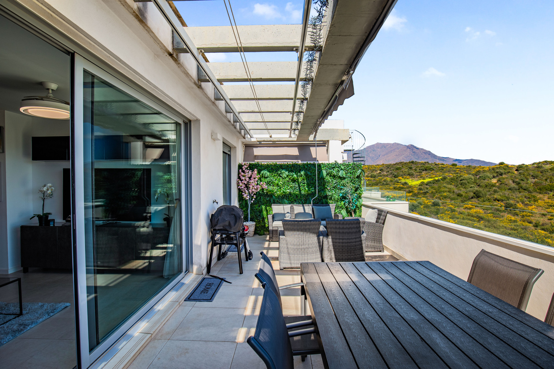 Fully furnished modern 3 Bedroom Duplex Penthouse with Sea Views in Estepona · Photo 13