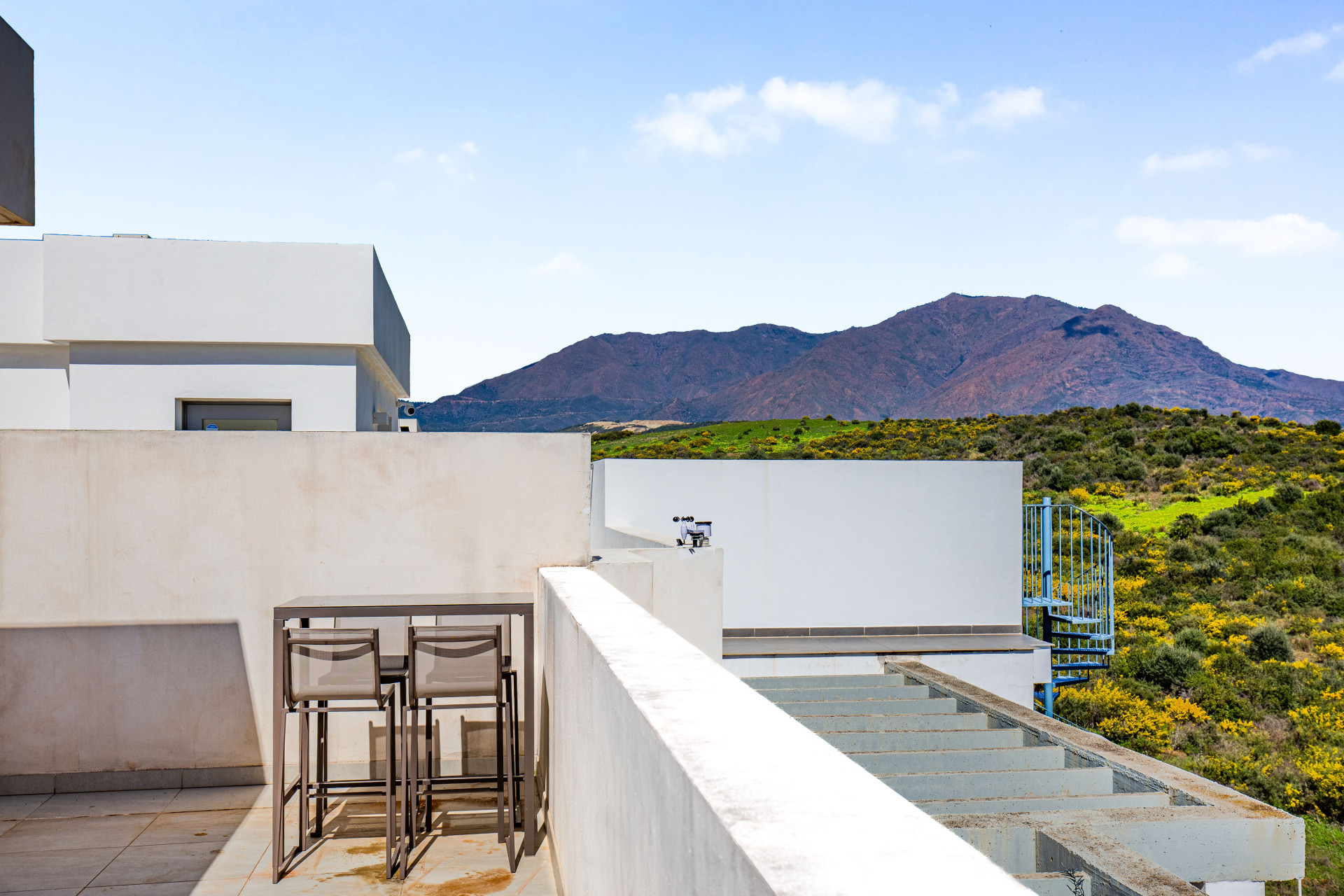 Fully furnished modern 3 Bedroom Duplex Penthouse with Sea Views in Estepona · Photo 25