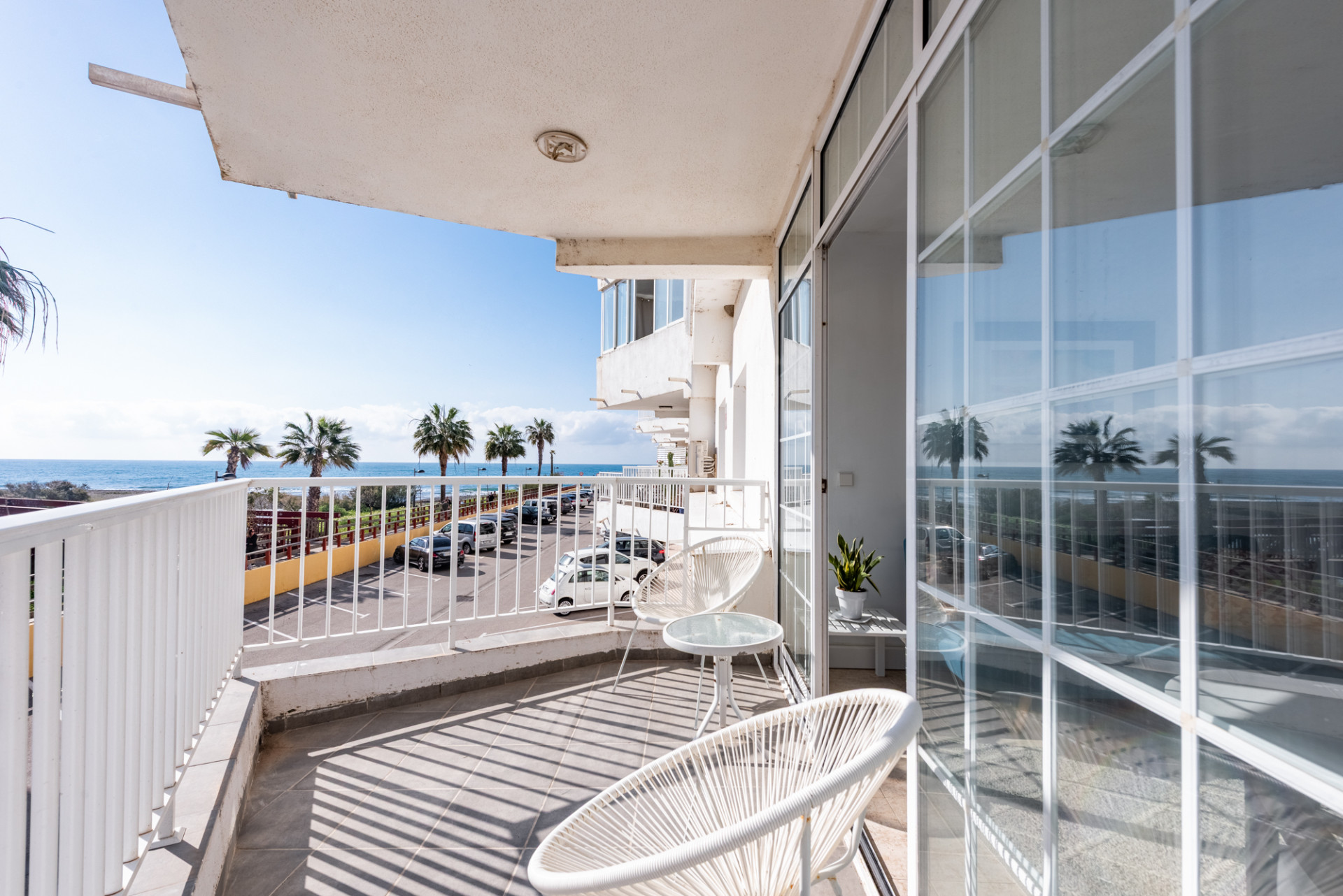 Beach front apartment for sale. · Photo 8