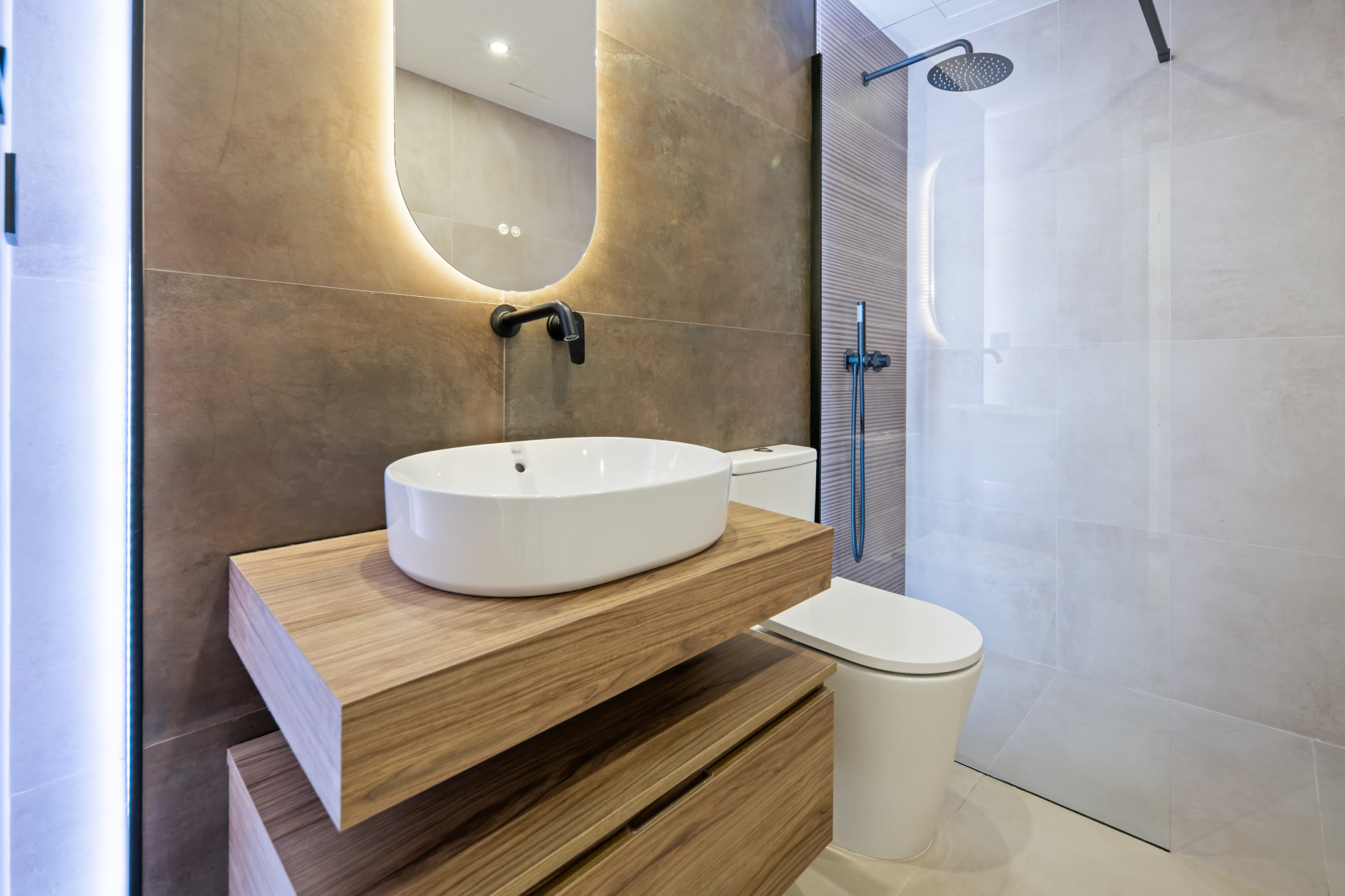 Fully Renovated Three-Bedroom Apartment in the Heart of Nueva Andalucía, Aloha. · Photo 10