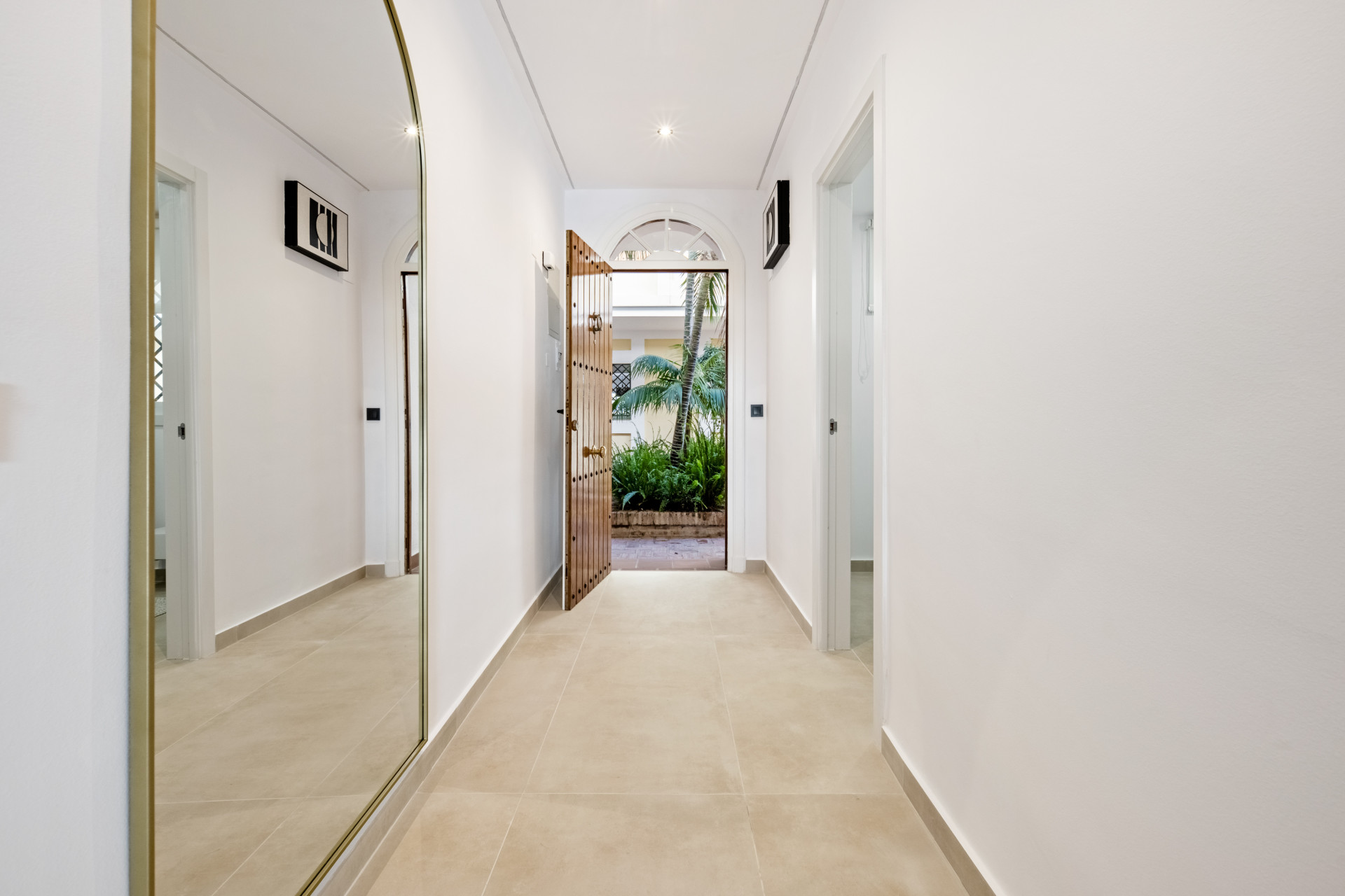 Fully Renovated Three-Bedroom Apartment in the Heart of Nueva Andalucía, Aloha. · Photo 18