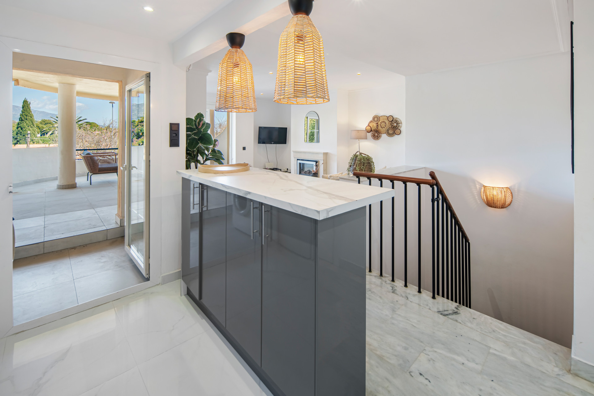 Charming Two-Bedroom Duplex near Puerto Banús – Terrace, Sea Views & Rental License · Photo 9