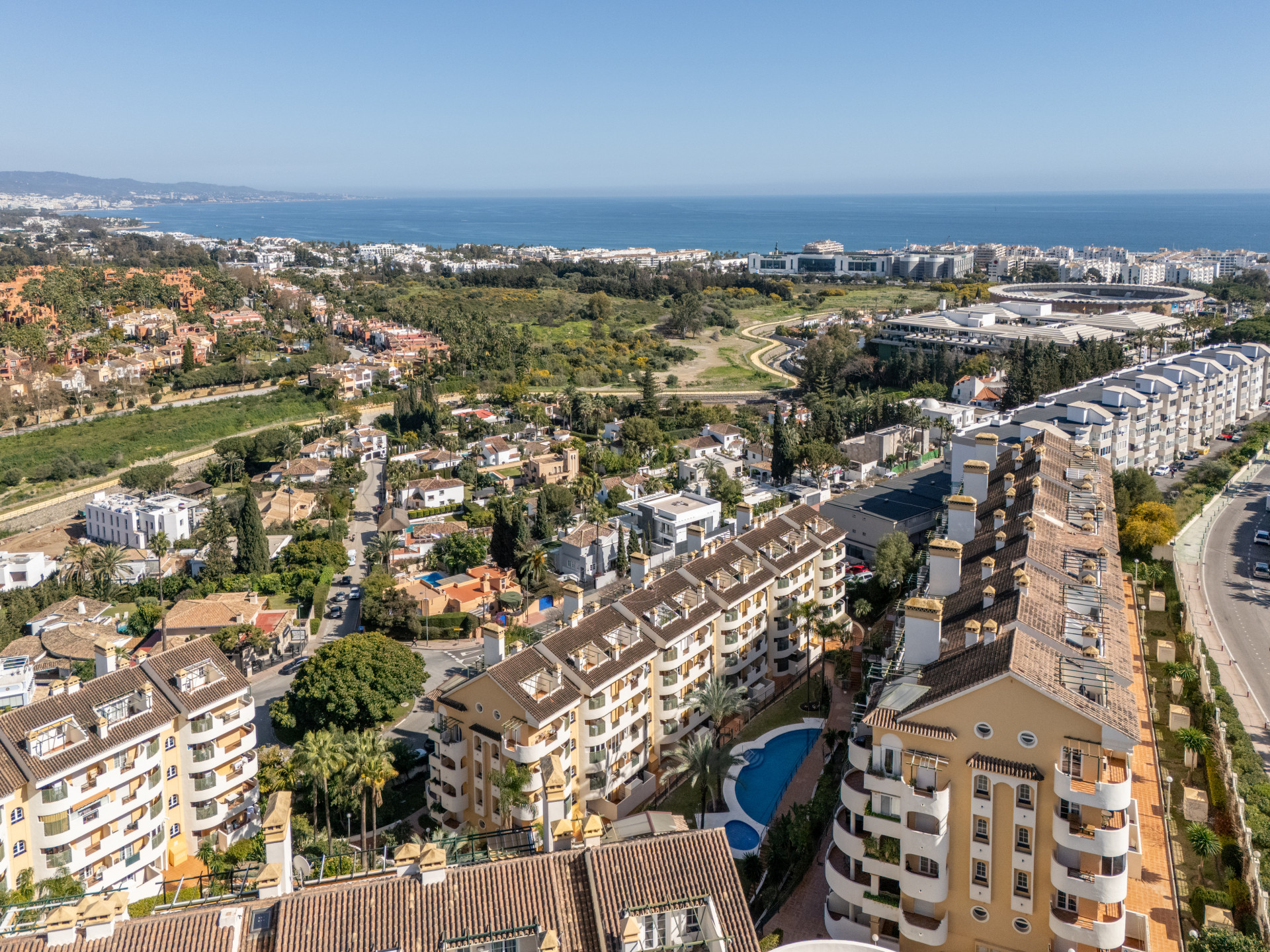 Charming Two-Bedroom Duplex near Puerto Banús – Terrace, Sea Views & Rental License · Photo 27