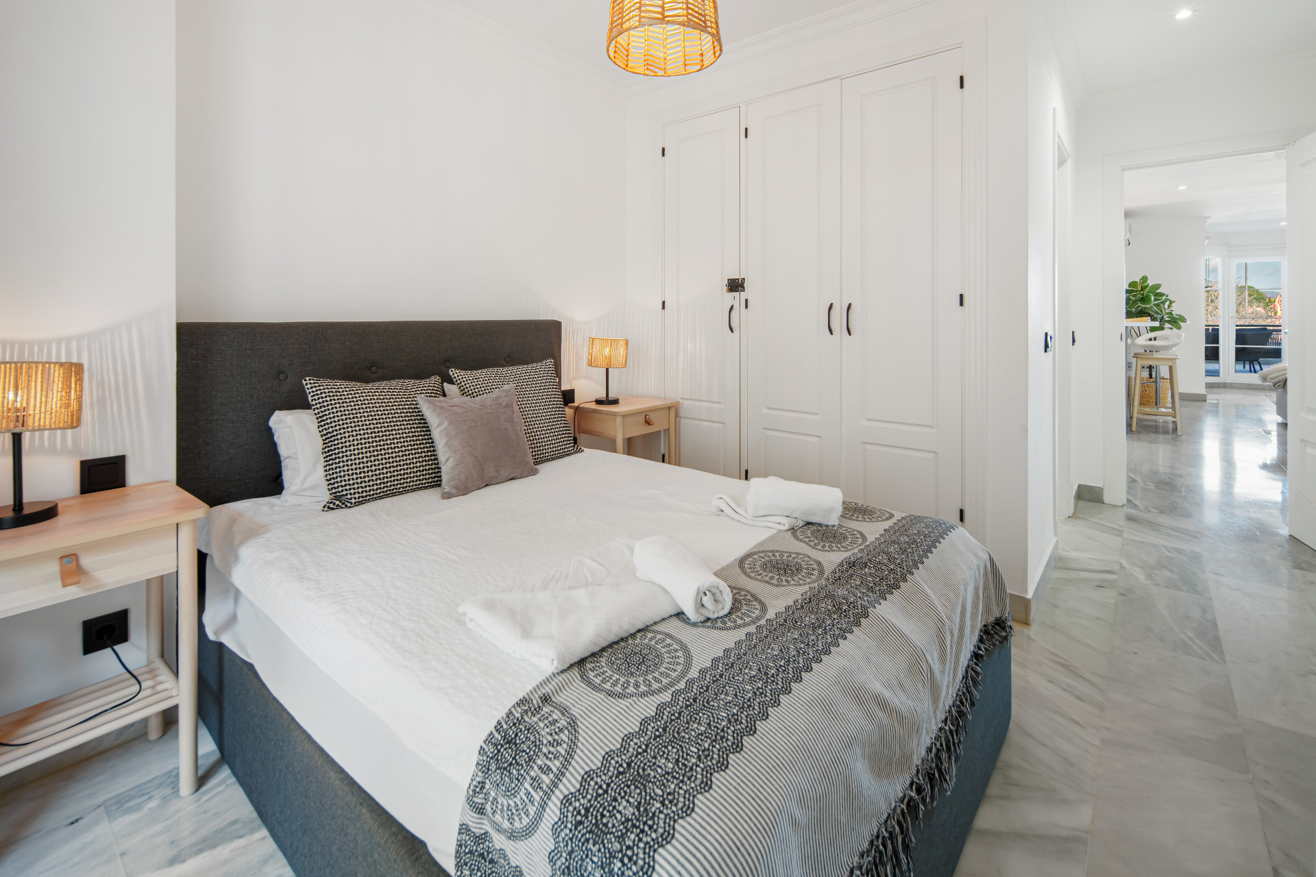 Charming Two-Bedroom Duplex near Puerto Banús – Terrace, Sea Views & Rental License · Photo 13
