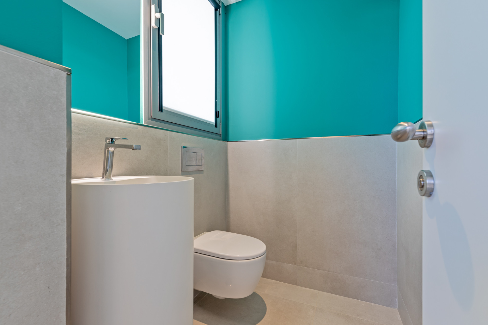 Luxury Corner Villa in Treetops, San Pedro de Alcántara – Private Garden, Jacuzzi & Panoramic Valley Views · Photo 9