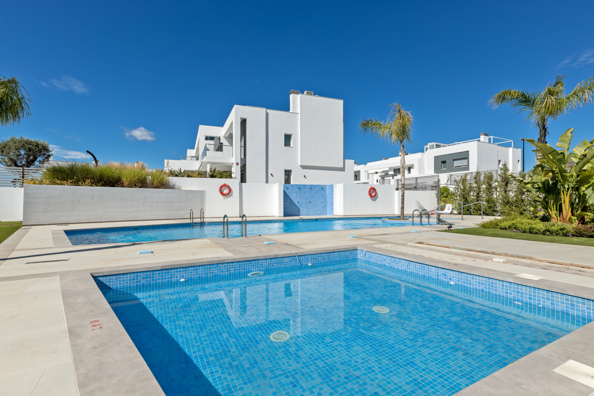 Luxury Corner Villa in Treetops, San Pedro de Alcántara – Private Garden, Jacuzzi & Panoramic Valley Views · Photo 31