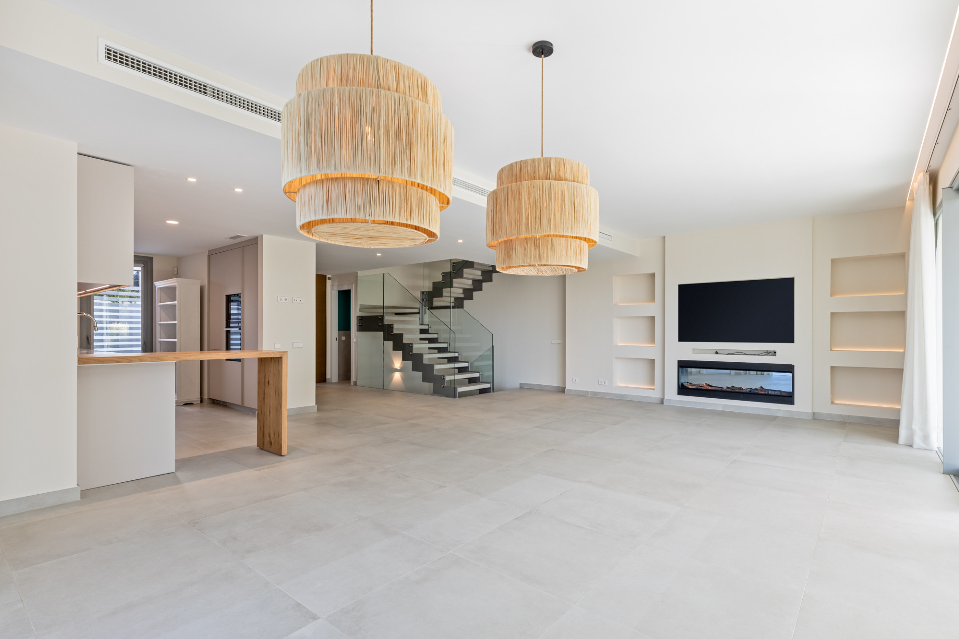Luxury Corner Villa in Treetops, San Pedro de Alcántara – Private Garden, Jacuzzi & Panoramic Valley Views · Photo 36