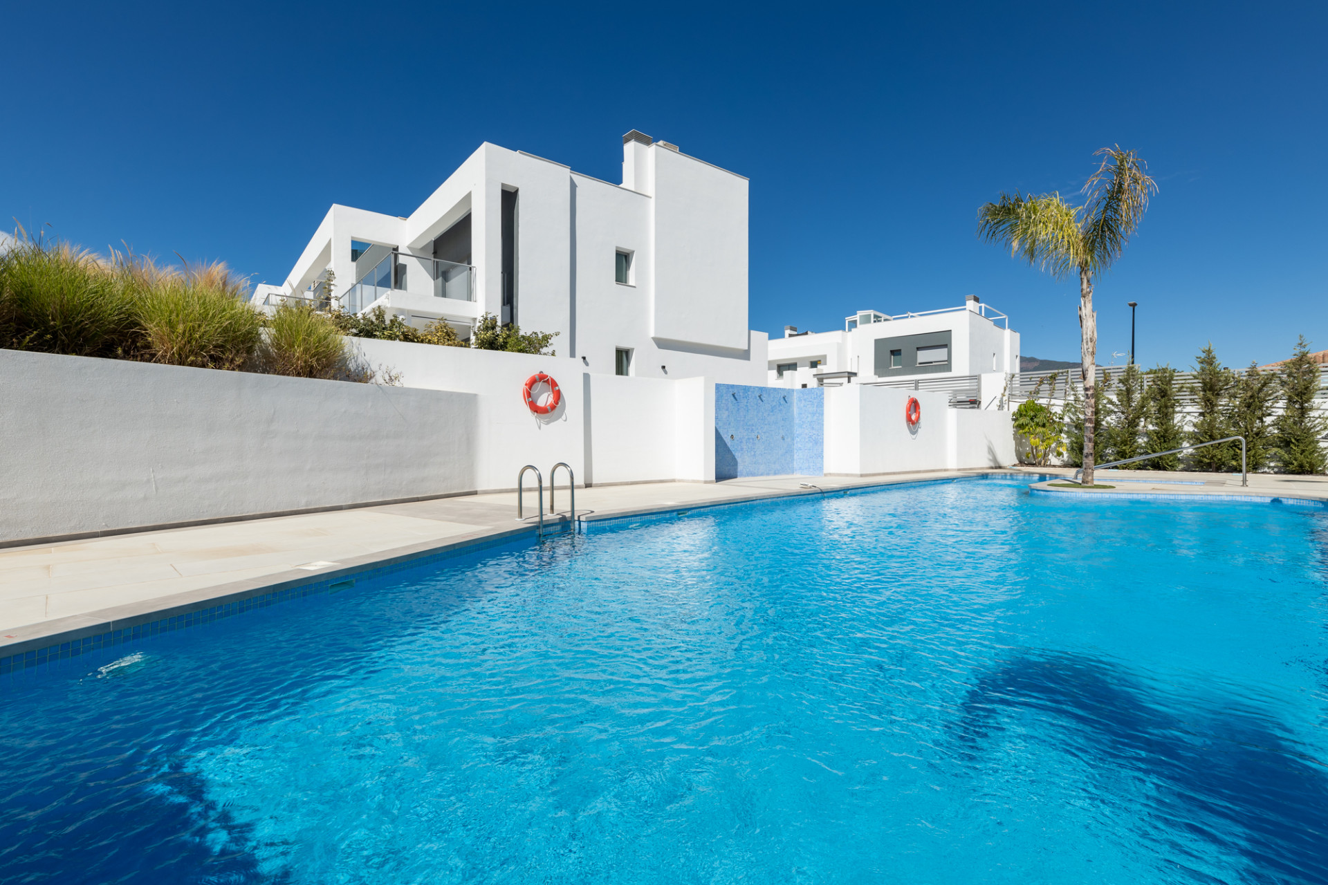 Luxury Corner Villa in Treetops, San Pedro de Alcántara – Private Garden, Jacuzzi & Panoramic Valley Views · Photo 30