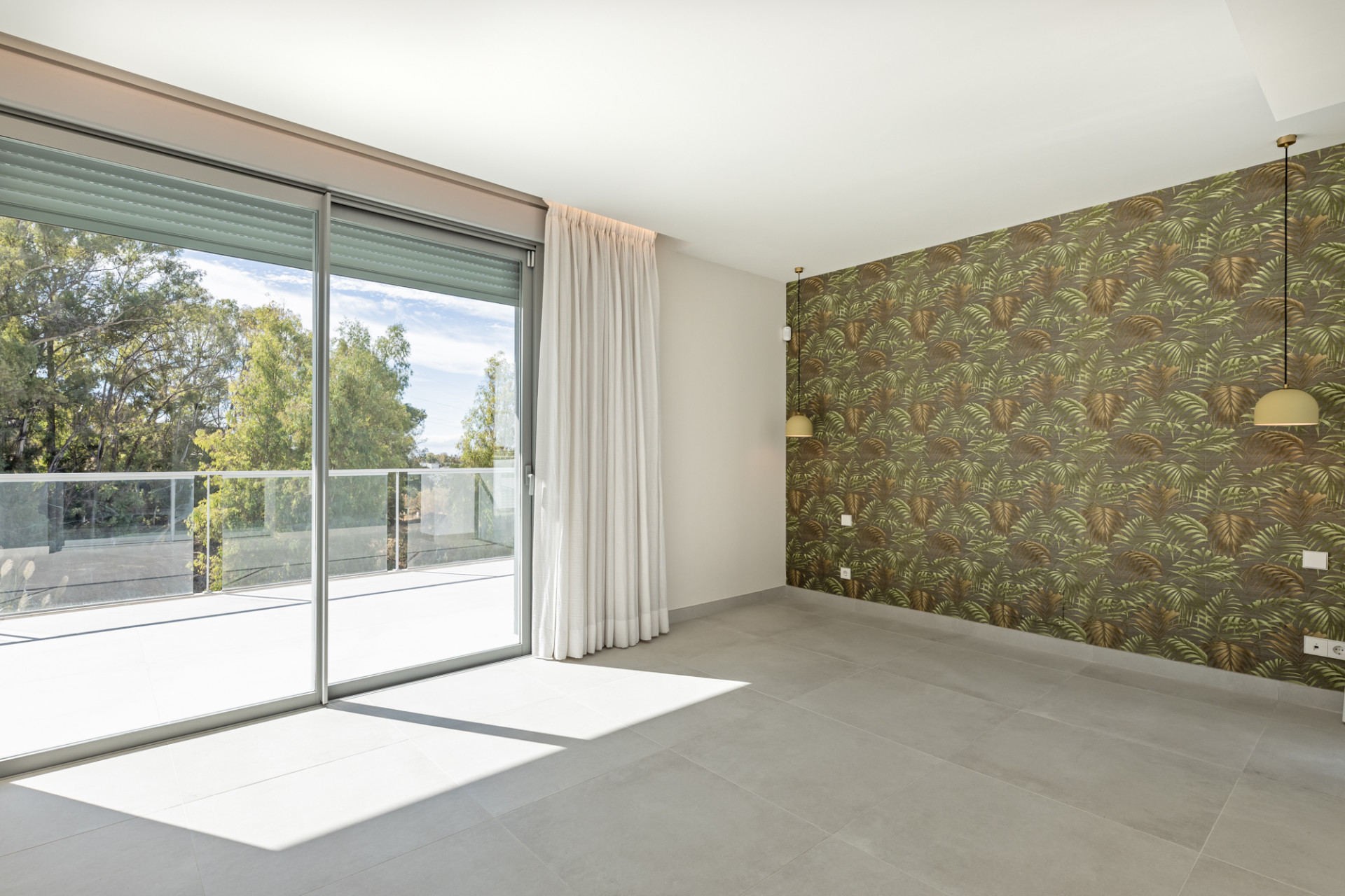 Luxury Corner Villa in Treetops, San Pedro de Alcántara – Private Garden, Jacuzzi & Panoramic Valley Views · Photo 15