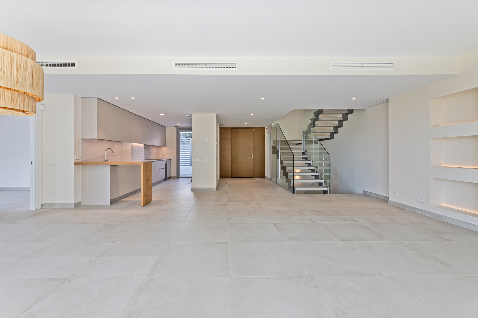 Luxury Corner Villa in Treetops, San Pedro de Alcántara – Private Garden, Jacuzzi & Panoramic Valley Views · Photo 33