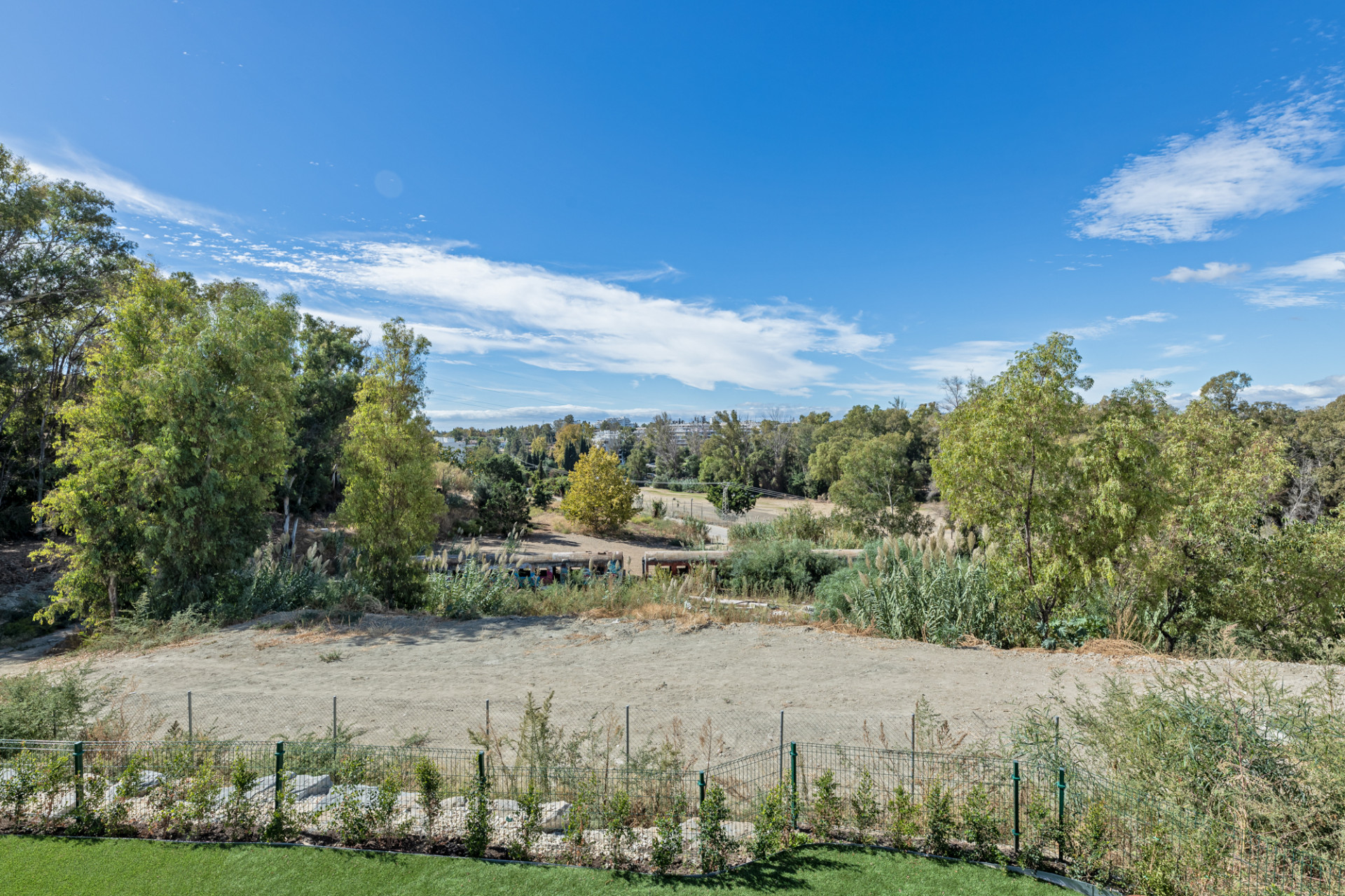 Luxury Corner Villa in Treetops, San Pedro de Alcántara – Private Garden, Jacuzzi & Panoramic Valley Views · Photo 19